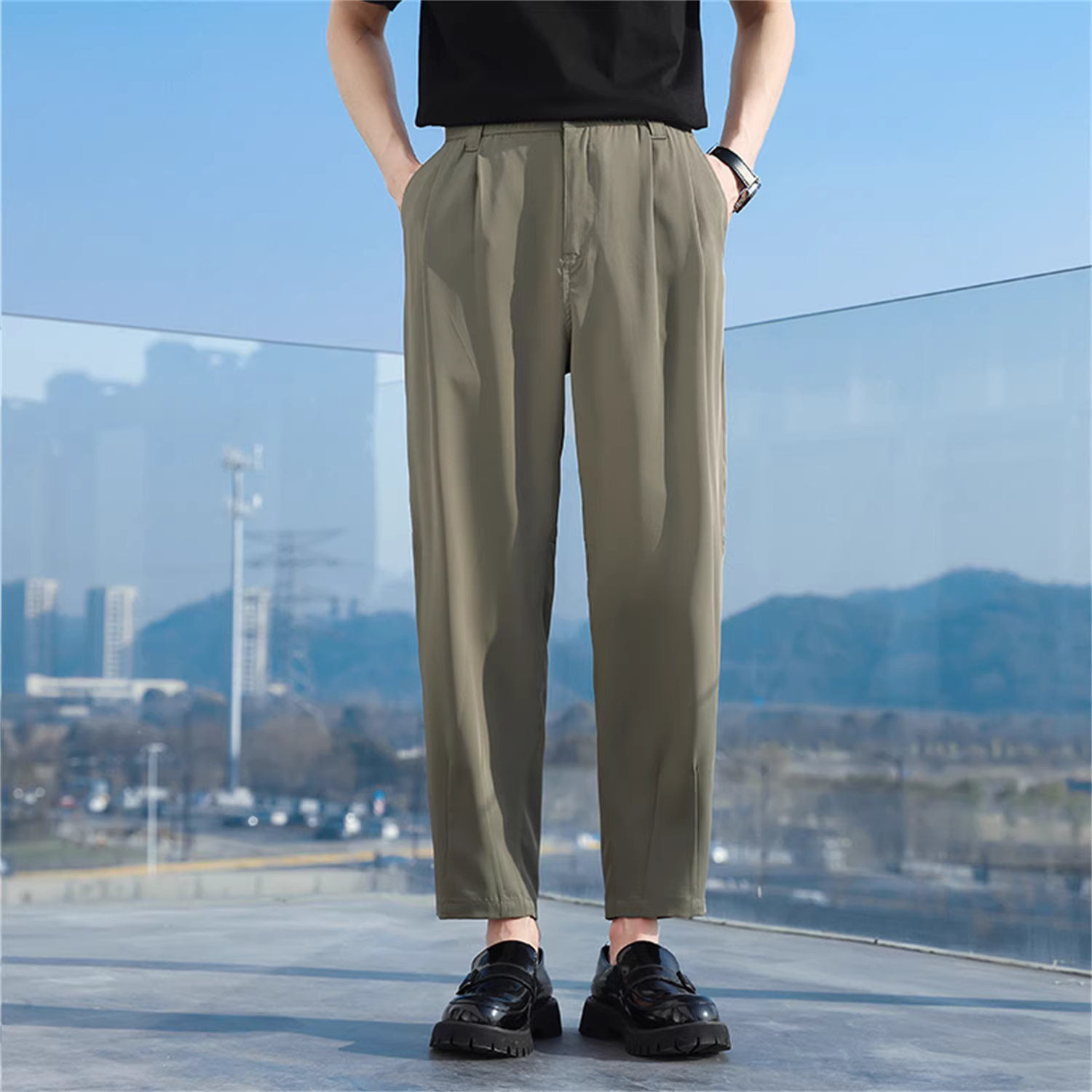 Quần vải lụa Don Quixote! Quần mùa hè mỏng, xếp ly, chất liệu có vân, màu trơn, kiểu dáng xu hướng, ống hơi côn, dài chín phần.