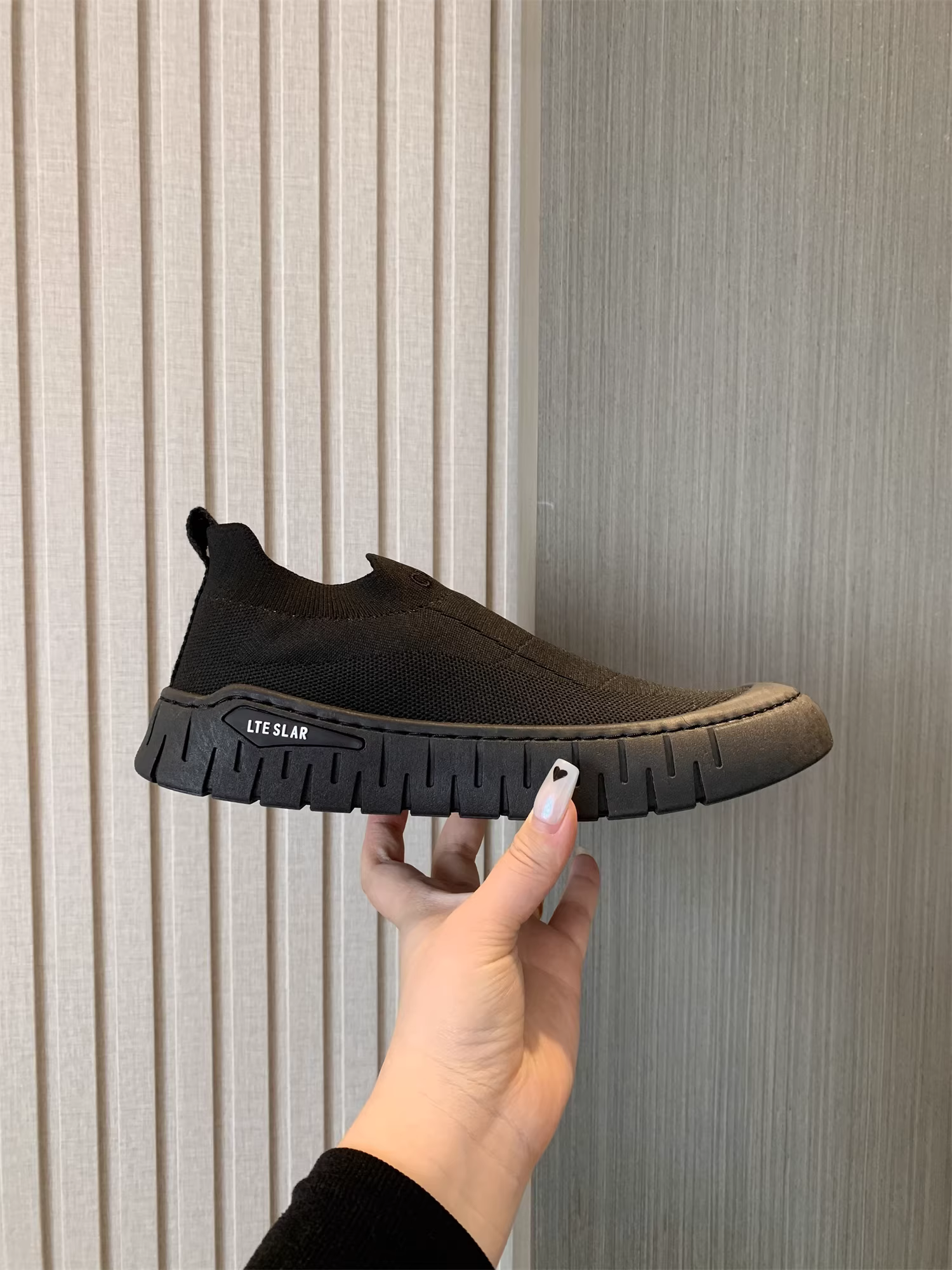 Don Quixote rất thoải mái! Mặt trên dệt kim + đế ngoài bằng cao su! Giày thể thao nam đa năng và thời trang mùa xuân hè.