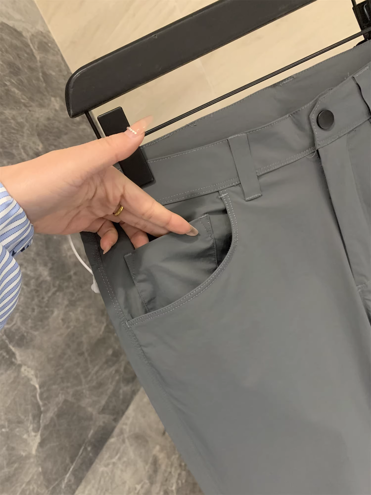 Don Quixote Technology Outdoor! Cắt ba chiều 3D! Quần thể thao nam dệt hai mặt, nhẹ, thoáng khí, co giãn.