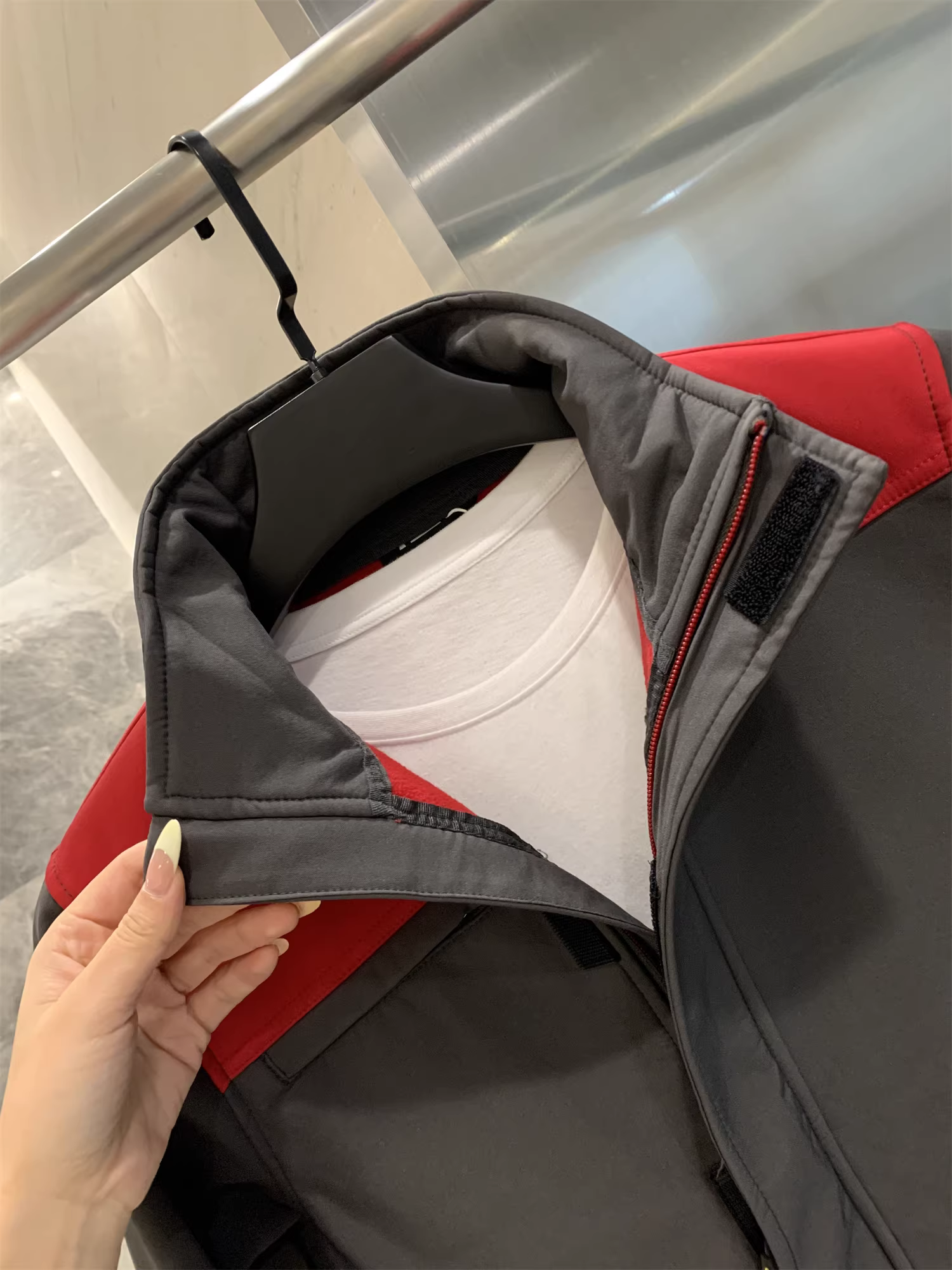 Don Quixote du hành khắp châu Âu! Chuyuan! Áo khoác nam ngoài trời mỏng, chống gió và giữ ấm, cổ đứng, mùa xuân thu.