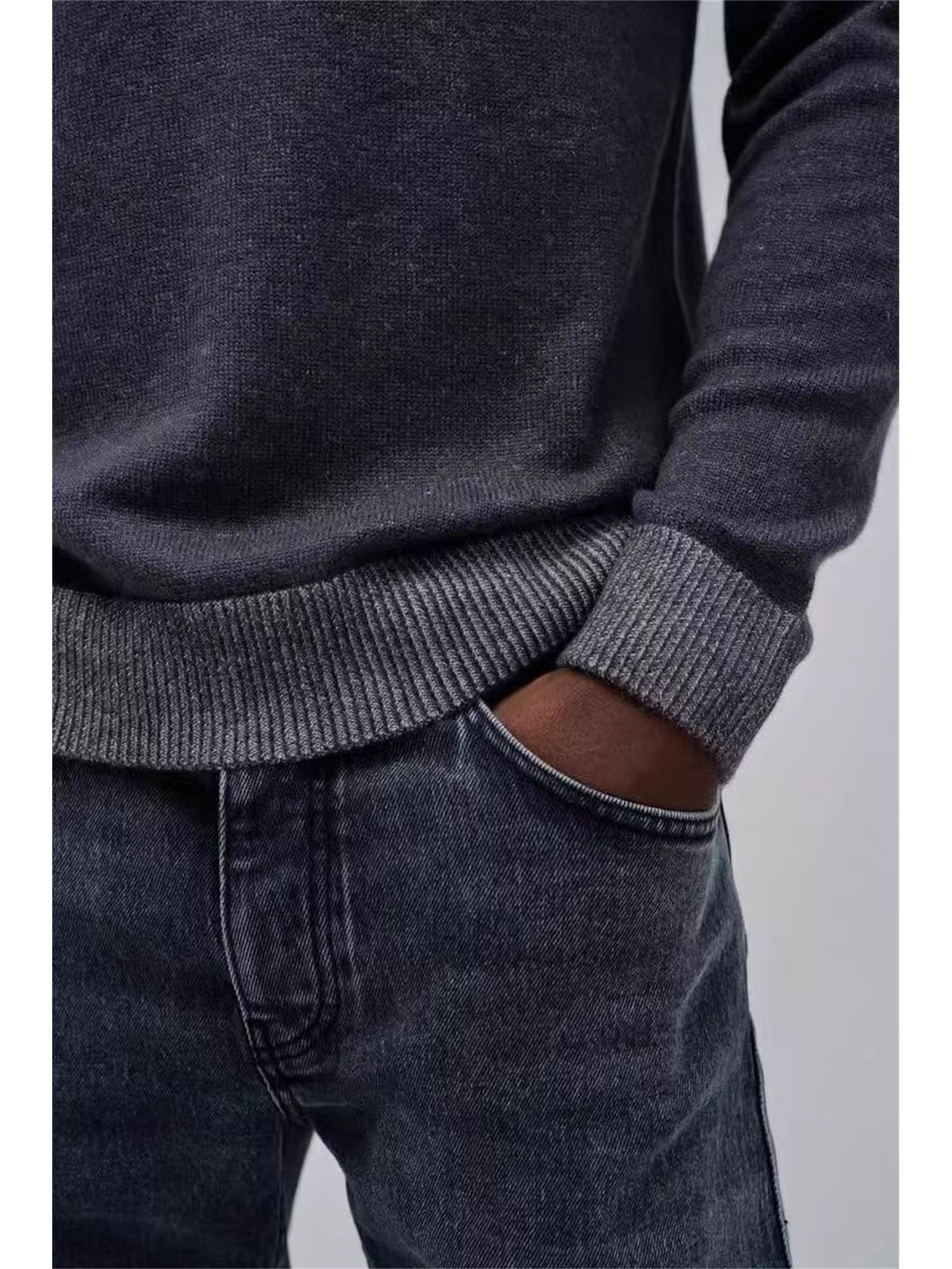 Dòng thiết kế của Don Quixote, nhà thiết kế người Bồ Đào Nha! 65% len! Áo len dệt kim cổ tròn ấm áp, đa năng cho mùa thu đông dành cho nam.