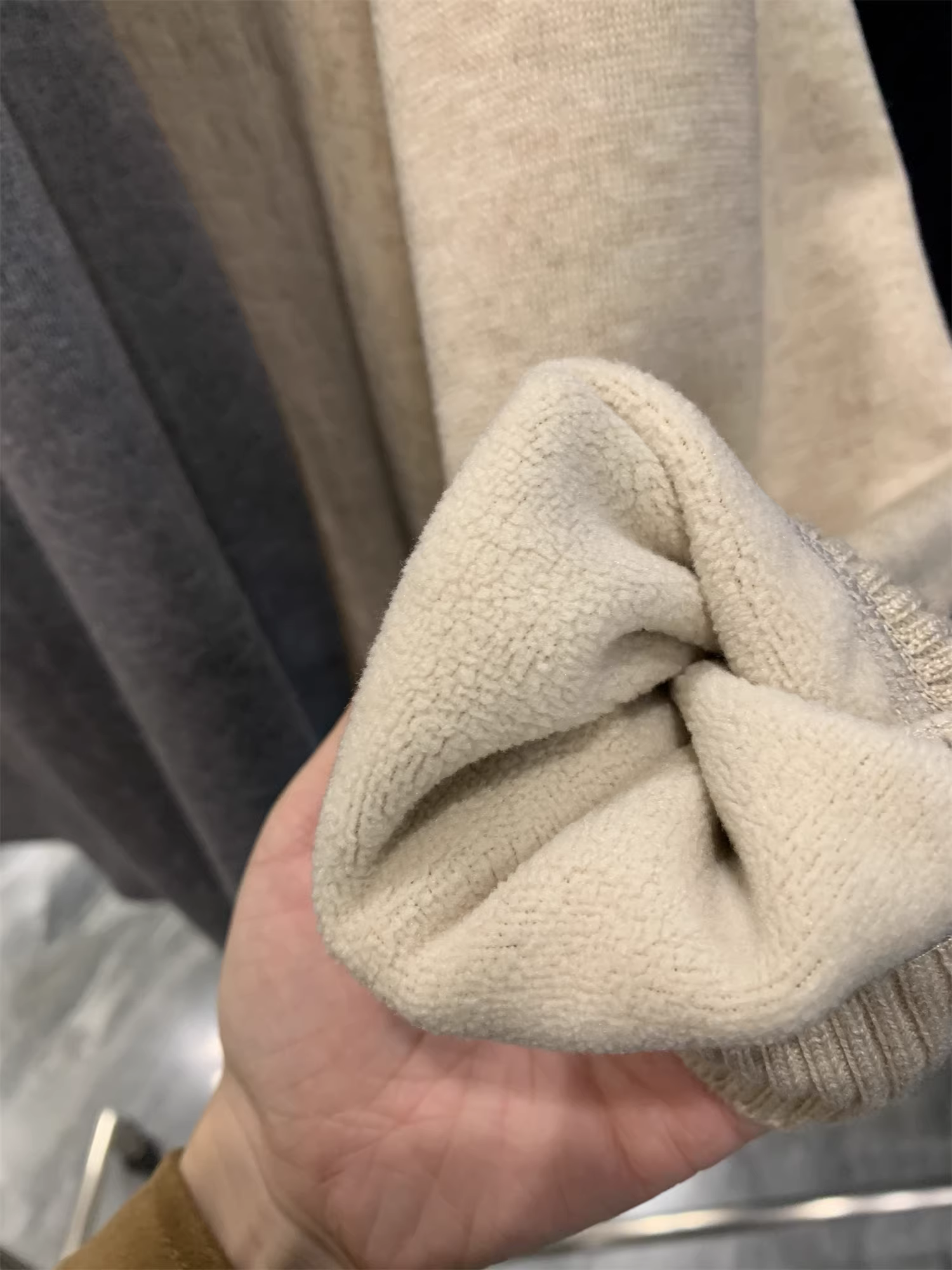 Áo len dệt kim cổ cao, lót lông cừu và pha lụa Don Quixote, dày dặn, áo len mặc trong, áo sweatshirt.