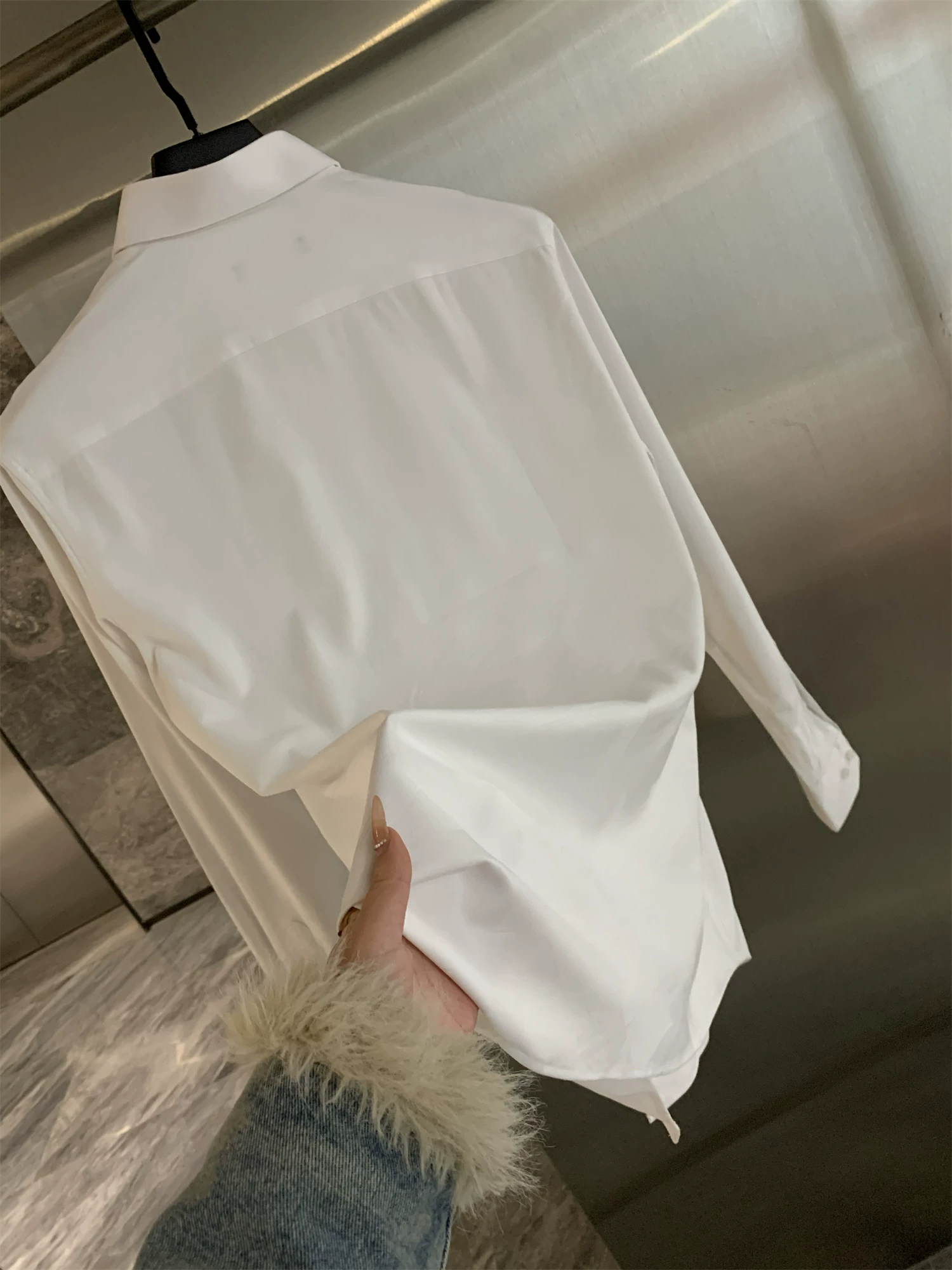 Don Quixote rất phù hợp cho đầu mùa xuân! Áo sơ mi nam màu trơn, chất liệu dày dặn, mềm mại, thân thiện với da, đa năng.