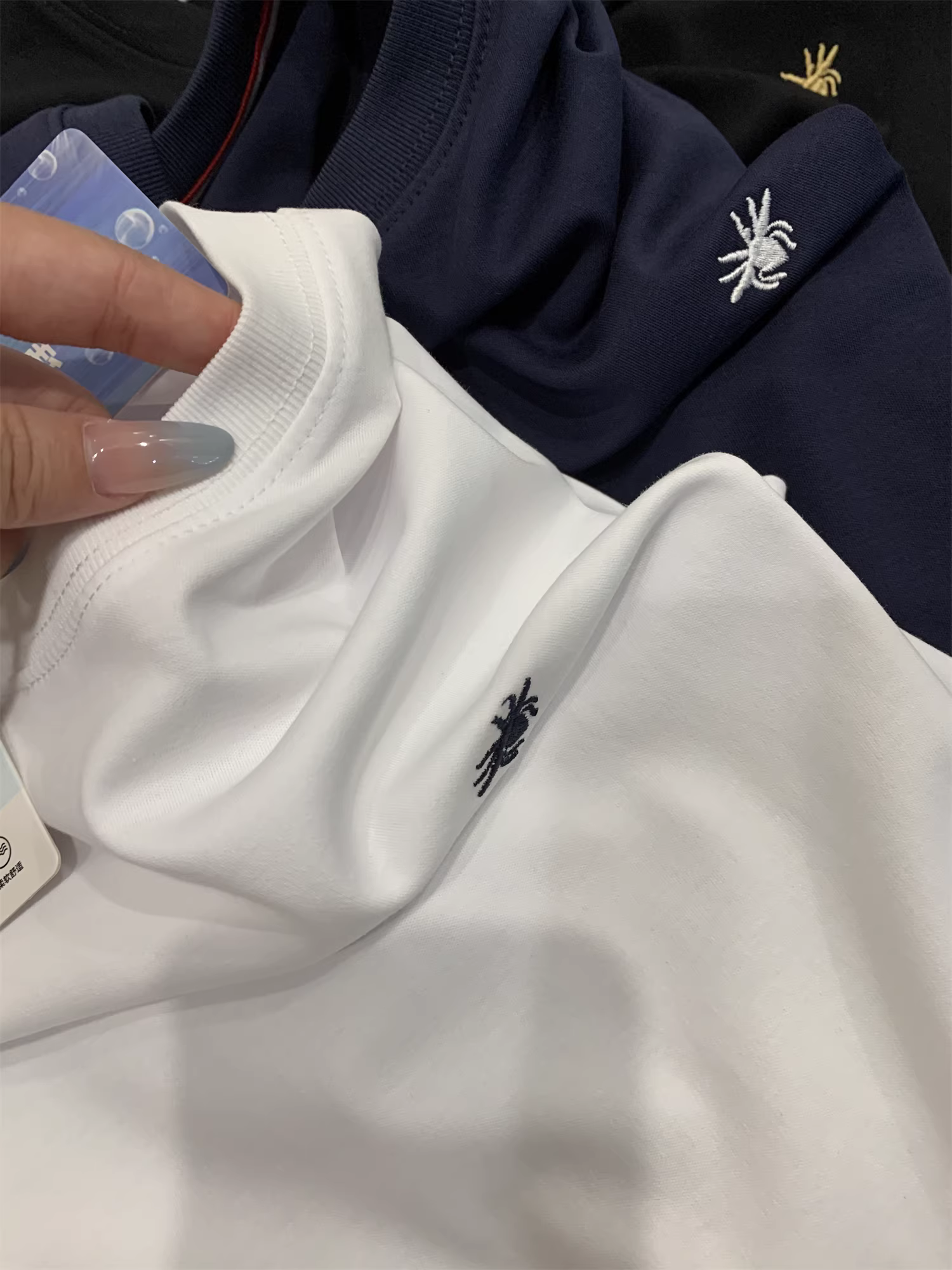 Don Quixote rất khuyến khích! Áo thun cotton dài sợi, chất liệu amoniac lỏng! Áo thun nam mùa hè màu trơn, đa năng, kiểu dáng thời trang.