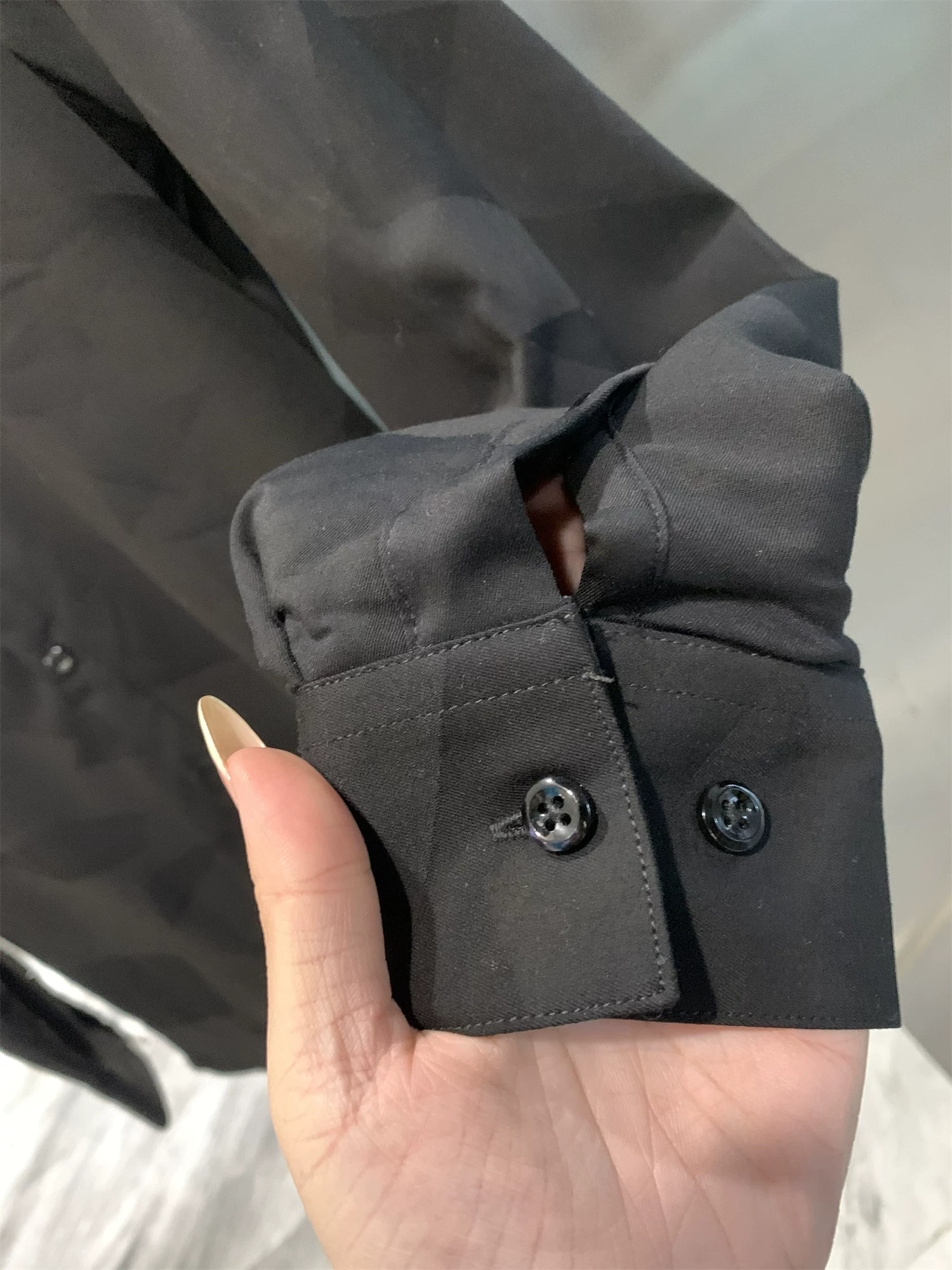 Don Quixote, một sản phẩm làm từ đậu! Kết cấu tối màu! Áo sơ mi nam mùa thu đông lót lông cừu, ấm áp, đa năng, phong cách thường ngày.