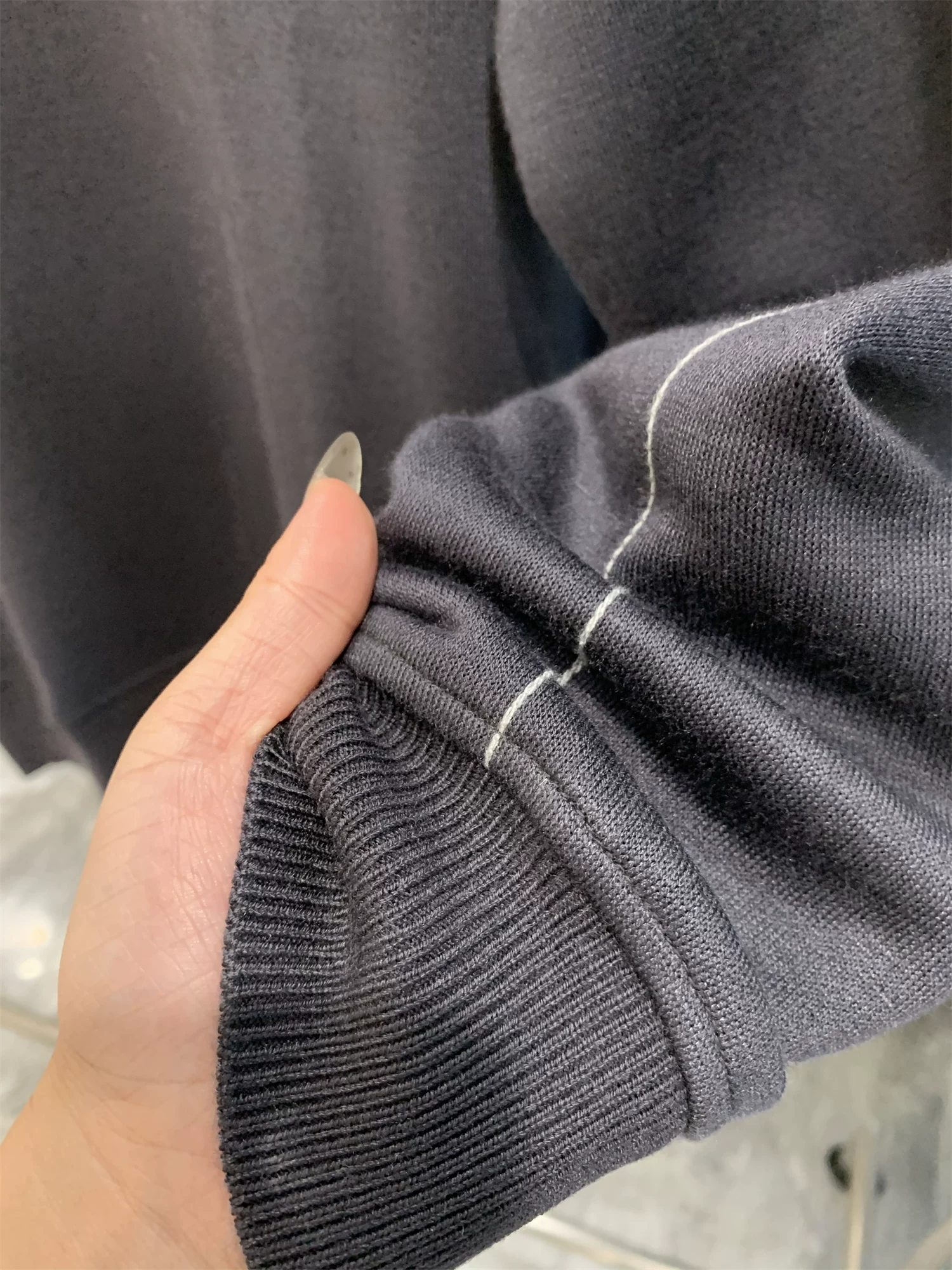 Áo len nam cổ tròn Don Quixote Deer Sale! Chất liệu len pha! Lót lông cừu và dày dặn! Mẫu áo thời trang thu đông.