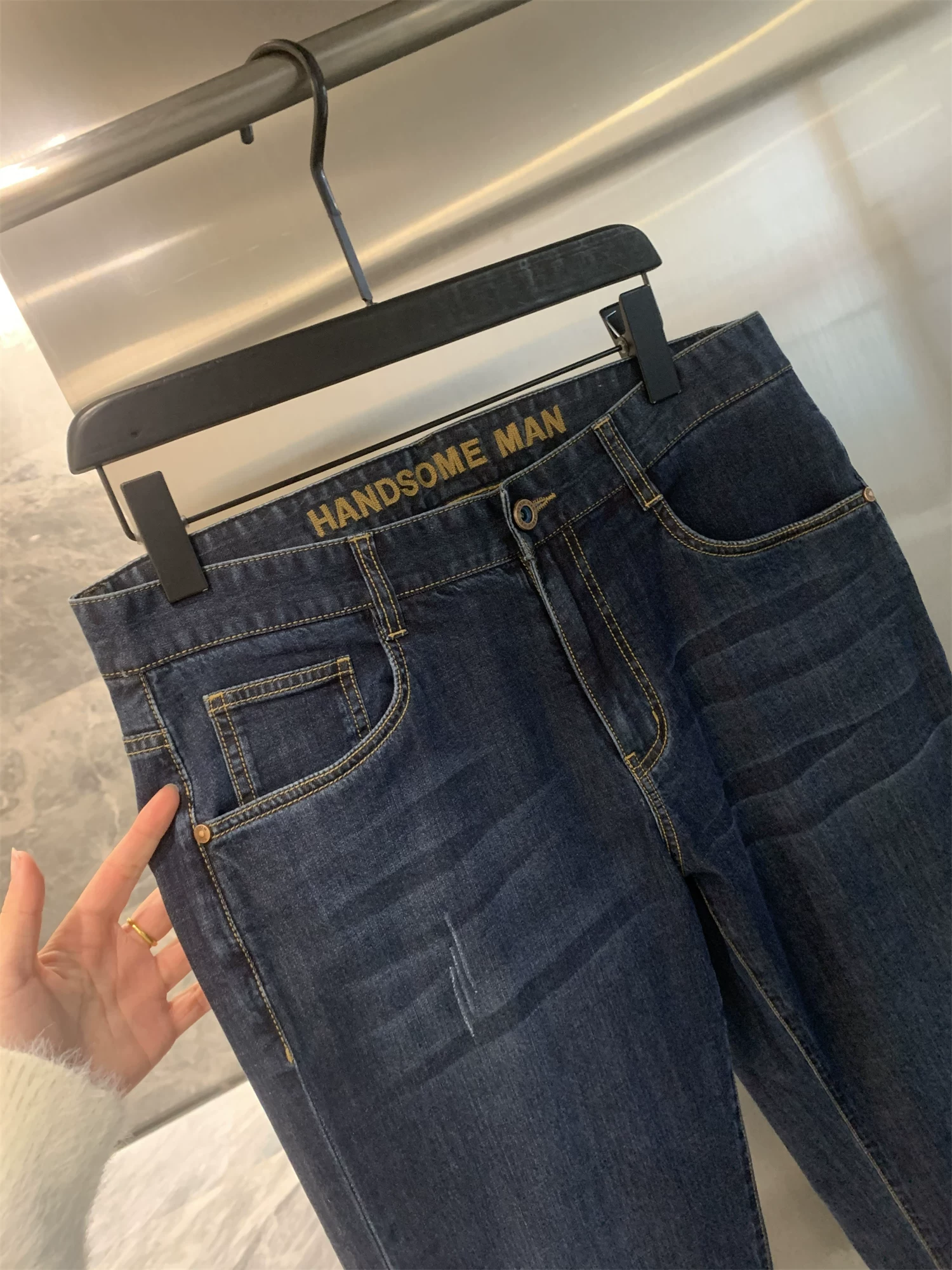 Don Quixote phong cách kinh doanh lịch lãm! Quần denim nam chất liệu pha lụa mềm mại, dáng suông, giặt mềm mại.