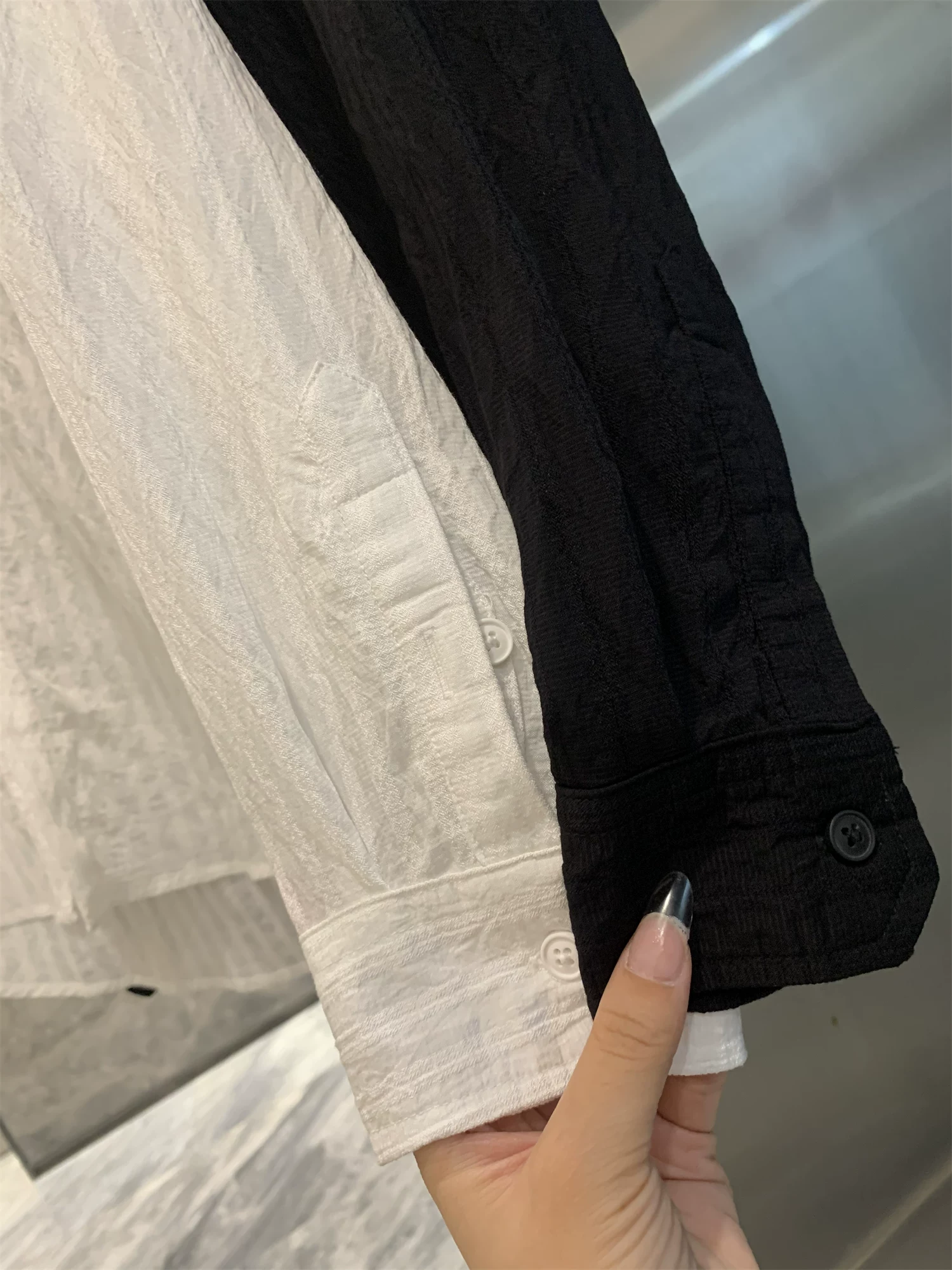 Don Quixote với họa tiết xếp ly ba chiều! Áo sơ mi dài tay thoáng khí, xếp lớp ba chiều, phong cách mùa thu mới dành cho nam giới