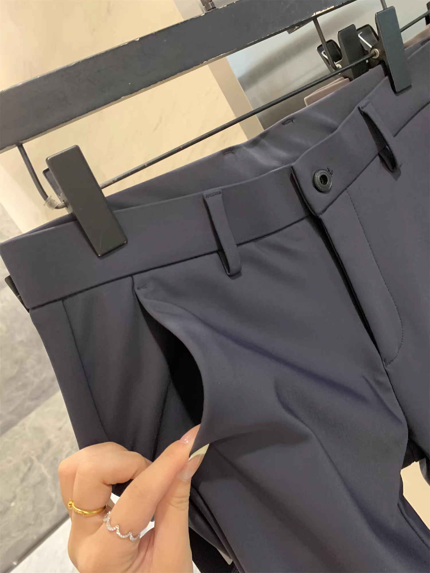 Công nghệ đen bốn lớp chống thấm Don Quixote! Quần dài thẳng chất liệu mềm mại, co giãn cao, kiểu dáng suôn, mặc được cả mùa xuân và mùa thu