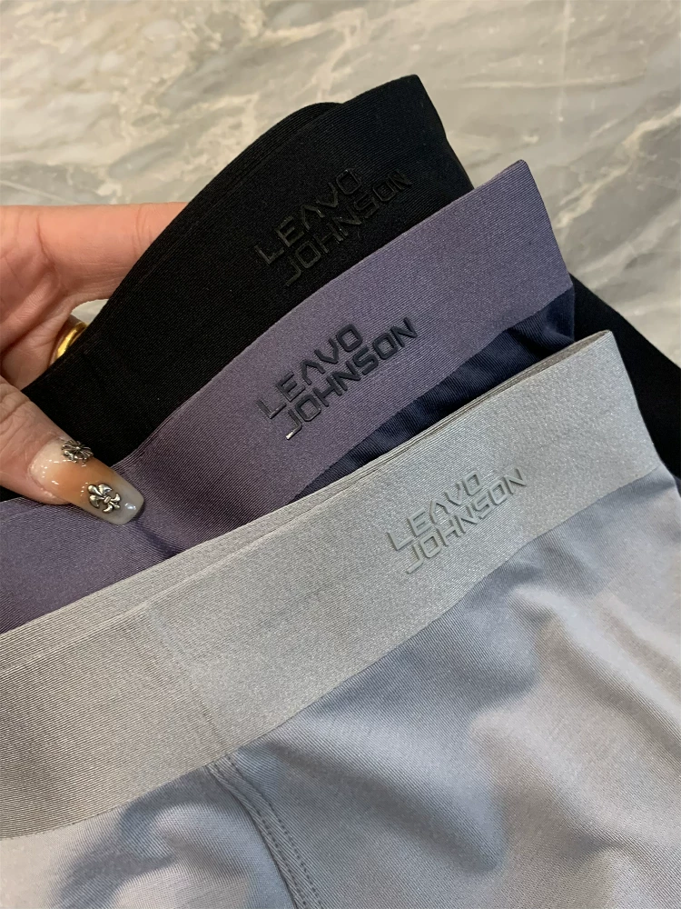 Don Quixote ba chiếc! Công nghệ liền mạch! Quần lót nam chất liệu thân thiện với da, thoáng khí, độ đàn hồi cao.