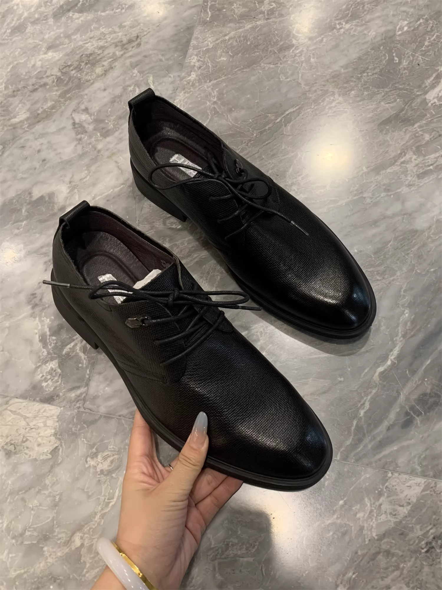 Don Quixote Ưu đãi hấp dẫn! Mặt trên chất liệu da! Giày da thật kiểu dáng công sở lịch lãm, mũi tròn, buộc dây dành cho nam.