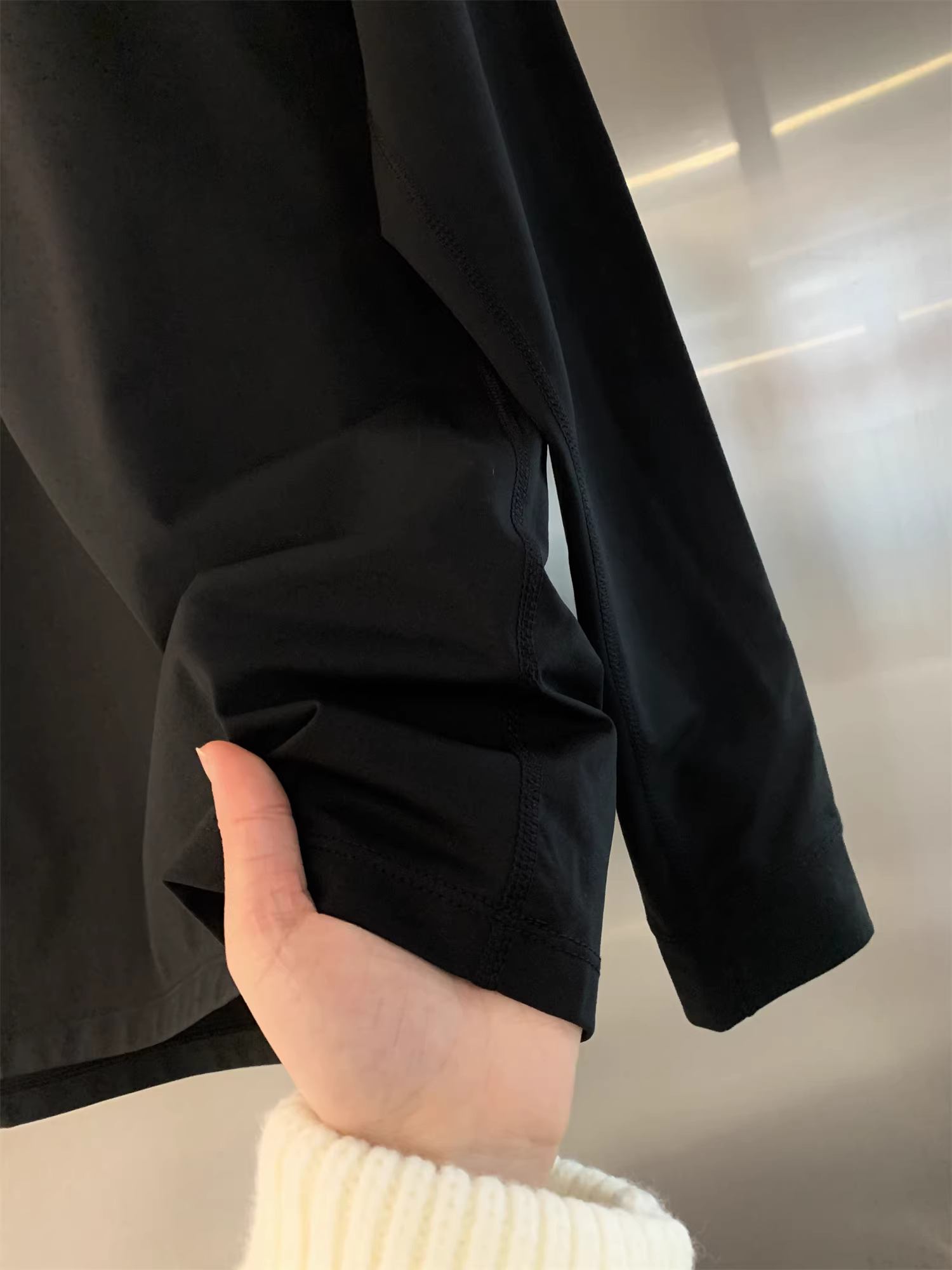 Don Quixote đi du hành đến Bắc Mỹ! Công nghệ làm khô nhanh! Áo len cổ tròn mềm mại, co giãn mượt mà dành cho nam.