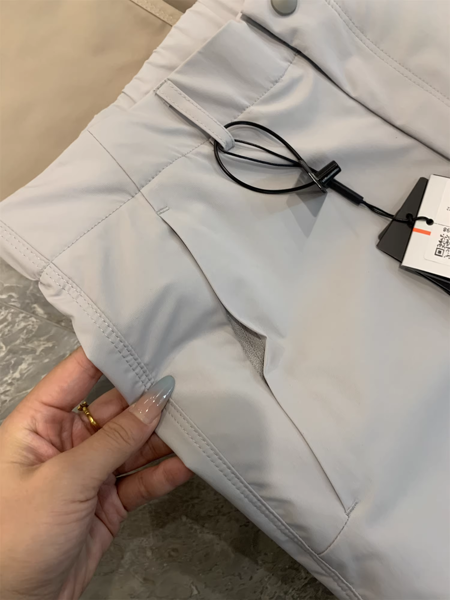 Don Quixote: Một viên ngọc quý! Thoáng khí và nhanh khô! Thiết kế 3D! Quần thể thao mùa hè co giãn cao dành cho nam.