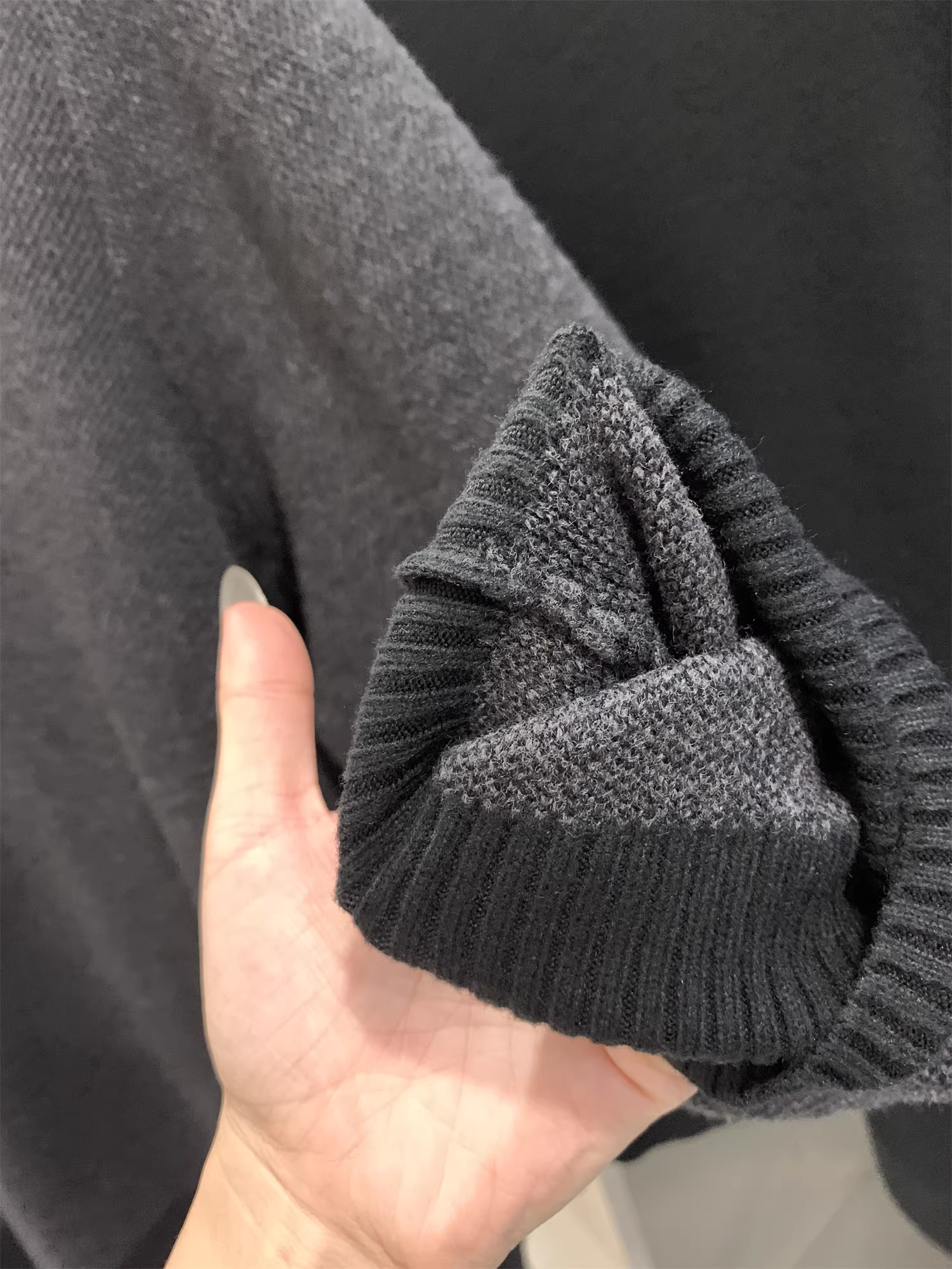 Don Quixote Deer Series! Chất liệu len pha! Áo len dệt kim cổ cao nửa cổ, lót lông cừu ấm áp mùa thu đông.