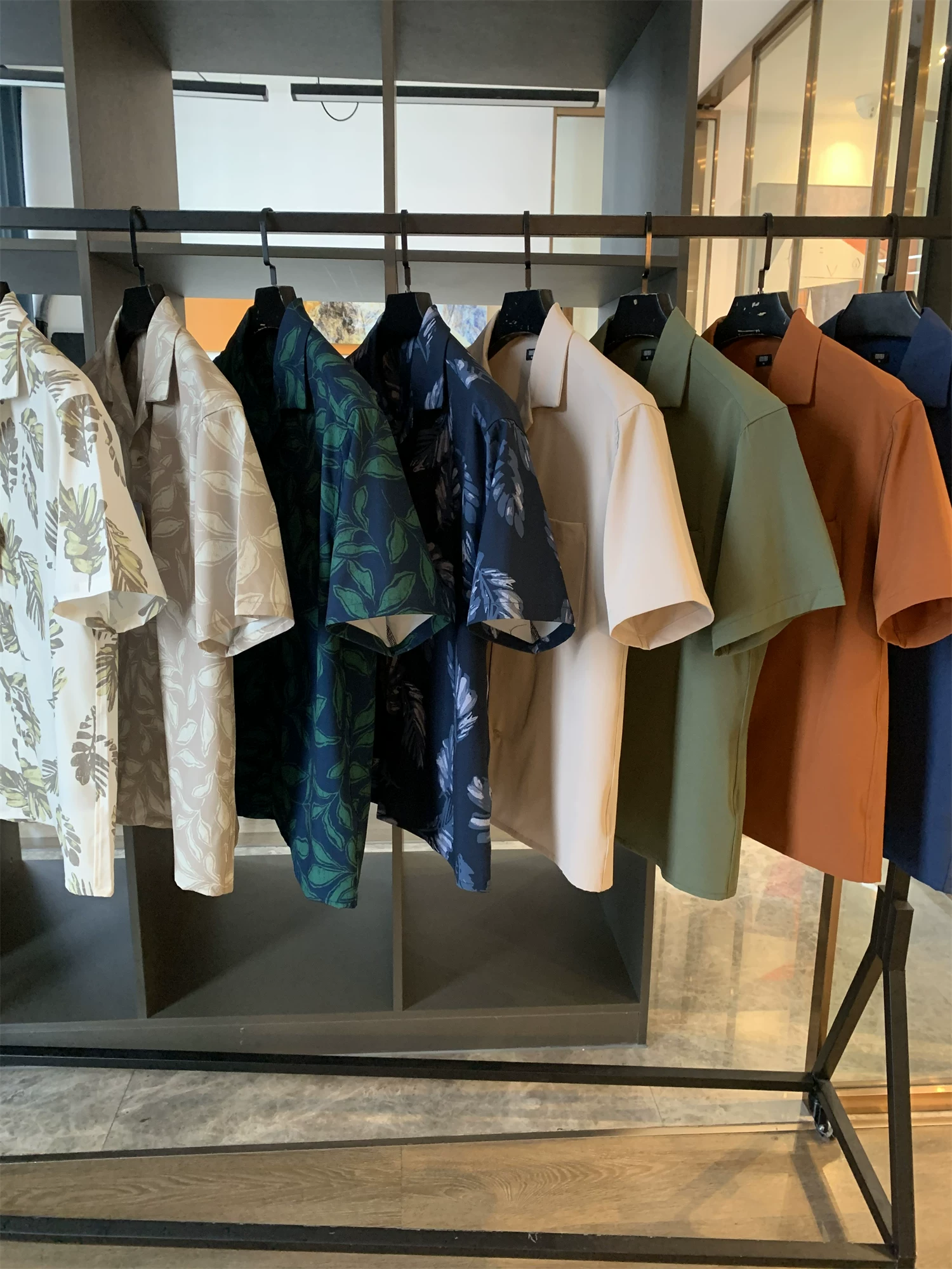 Áo sơ mi cổ Cuba tay ngắn phong cách Don Quixote U+! UPF50+! Thoáng khí và thân thiện với da, kiểu dáng thời trang dành cho cặp đôi.