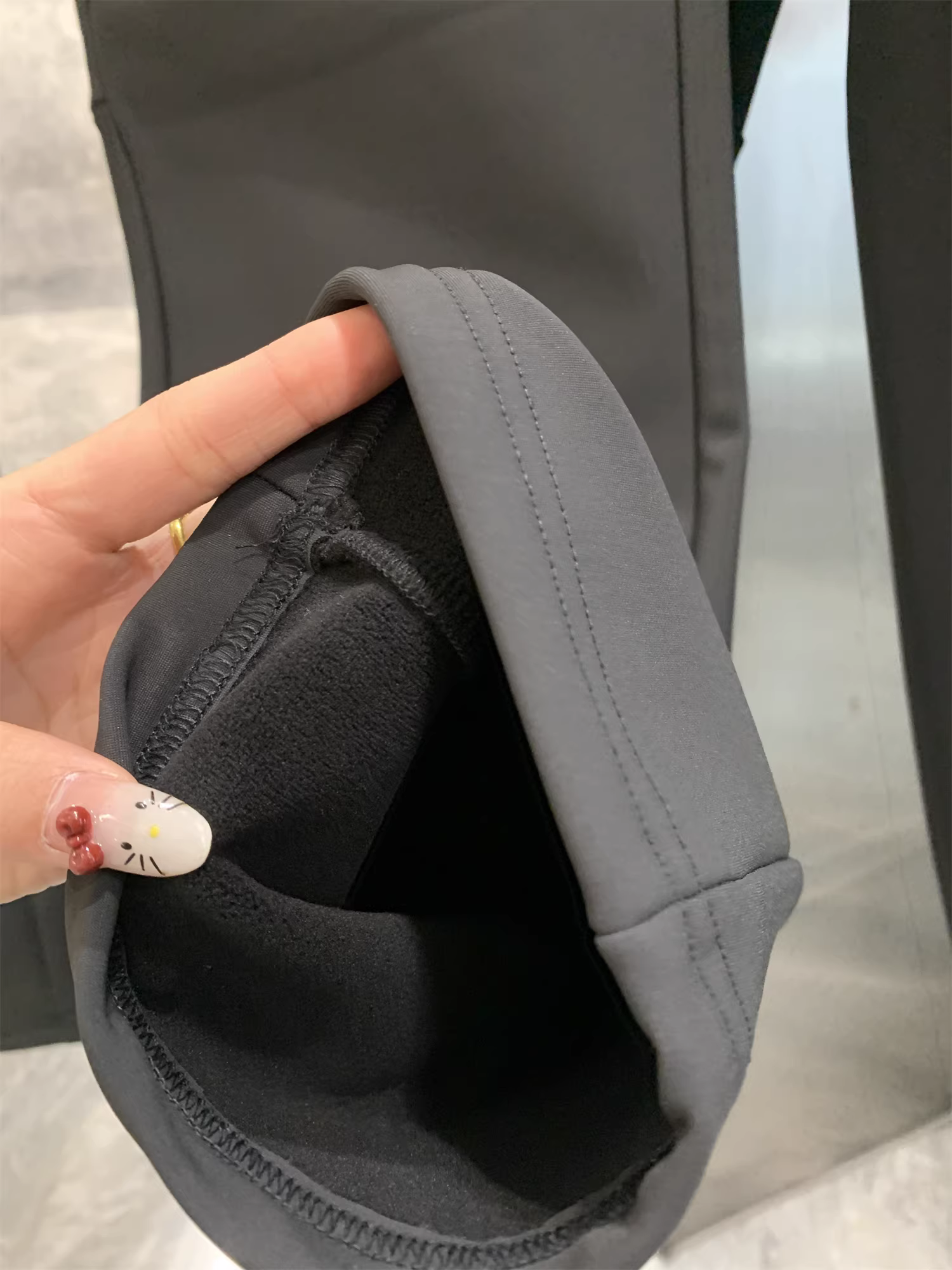 Don Quixote, chuyên gia về hoạt động ngoài trời! Công nghệ chống thấm ba lớp! Quần chống gió và giữ ấm với lớp lót lông cừu tích hợp.