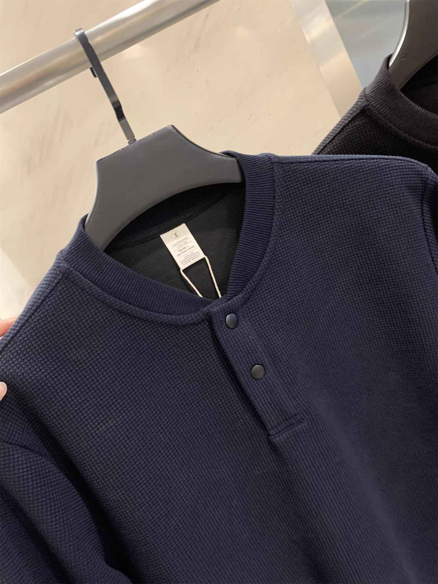 Dòng thiết kế Nhật Bản Don Quixote! Áo nỉ nam đa năng có cổ Henry có cổ màu trơn hợp thời trang mùa thu