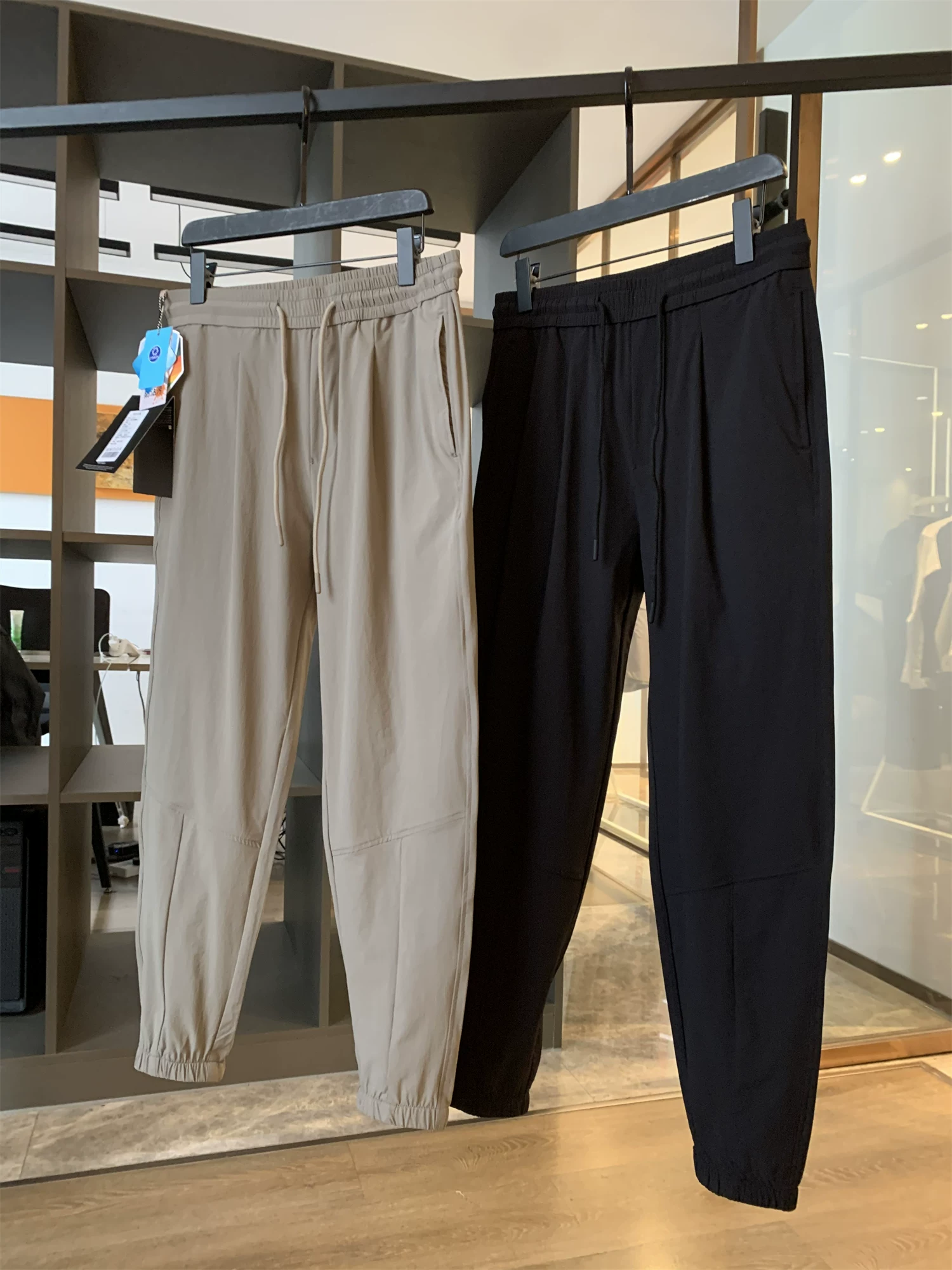 Quần Don Quixote cực chất! Chất liệu vải nano công nghệ! Quần nam kiểu dáng xuông, chống thấm nước, chống dầu, chống bám bẩn.