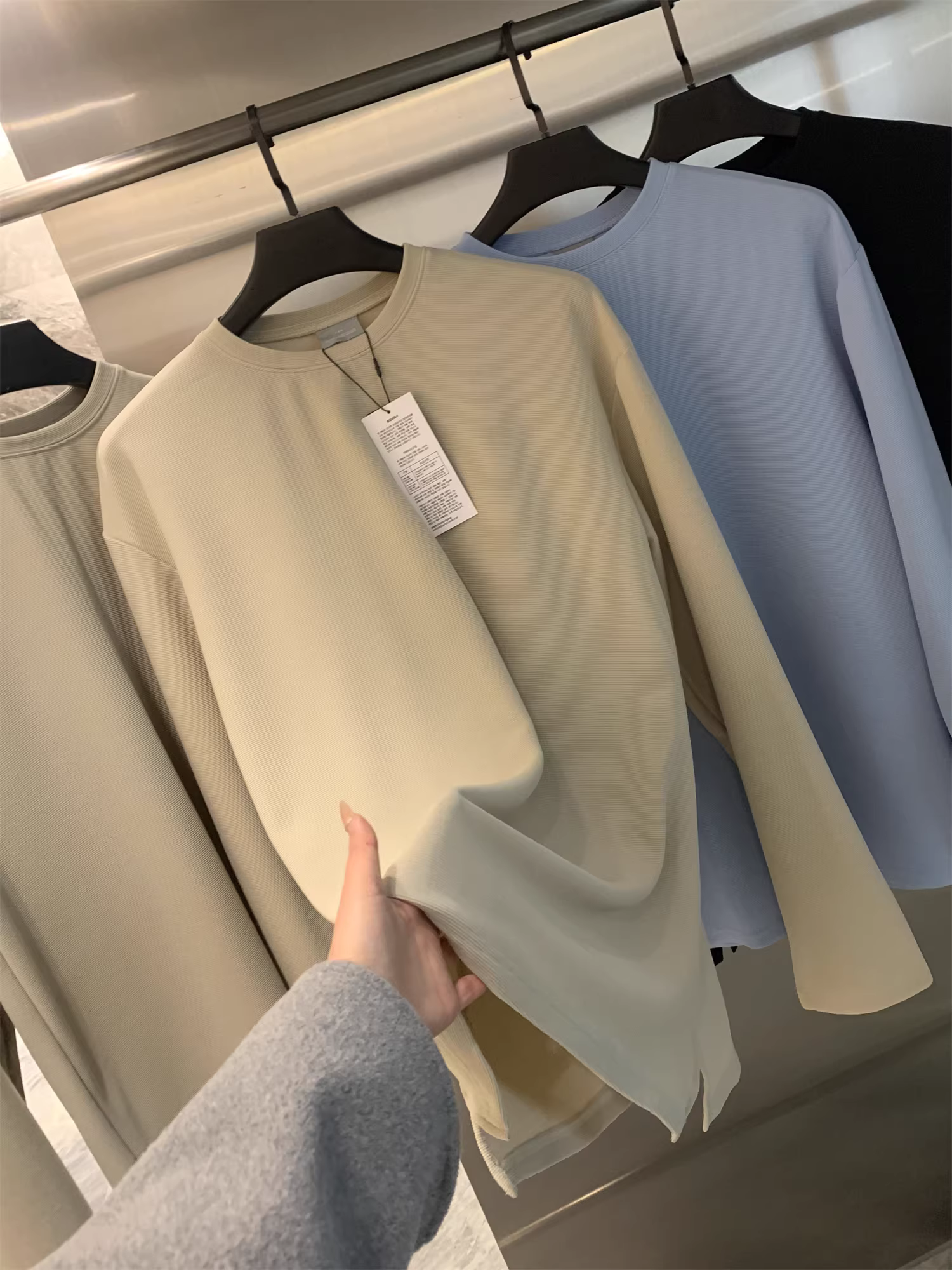 Don Quixote Han Dan! Len cao cấp! Vải dệt kim với họa tiết độc đáo, áo len cổ tròn tay dài phong cách thường ngày dành cho nam.