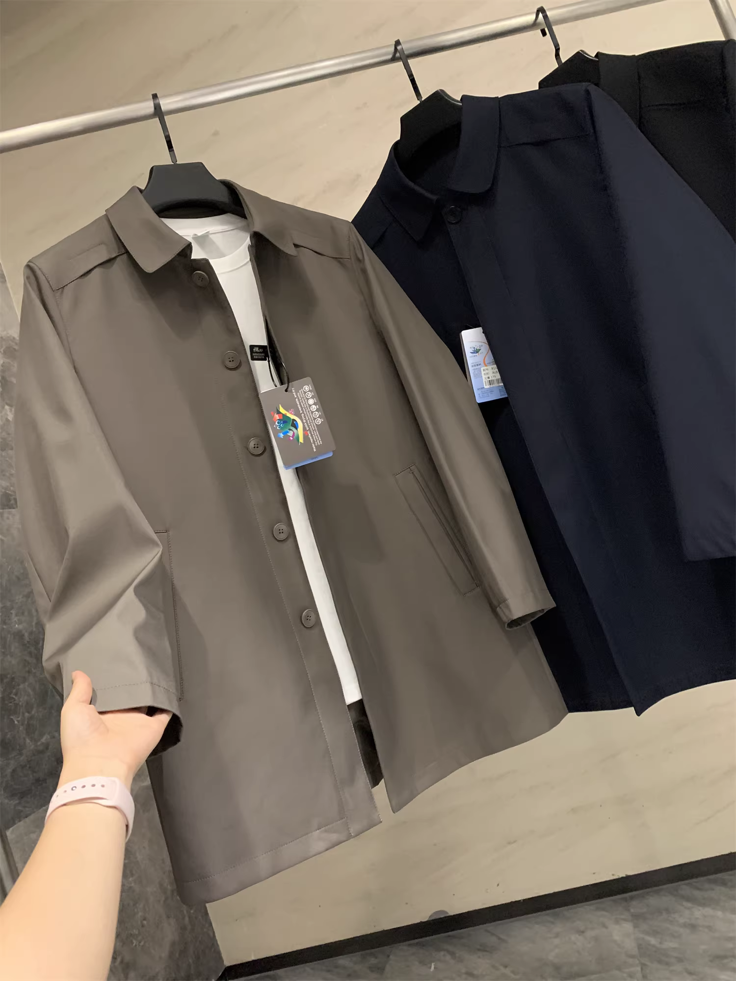 Don Quixote 3K+ đang trên quầy! Chất liệu vải phủ lớp công nghệ! Áo khoác trench coat dáng dài trung bình, phong cách Anh quốc sang trọng nhẹ nhàng.