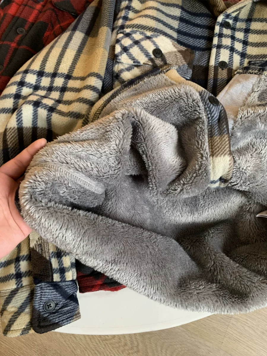 Don Quixote có thể sống sót qua mùa đông ở miền nam! Được lót lông cừu và dày dặn để giữ ấm! Áo khoác kẻ sọc thường ngày bằng vải flannel mùa thu đông dành cho nam.