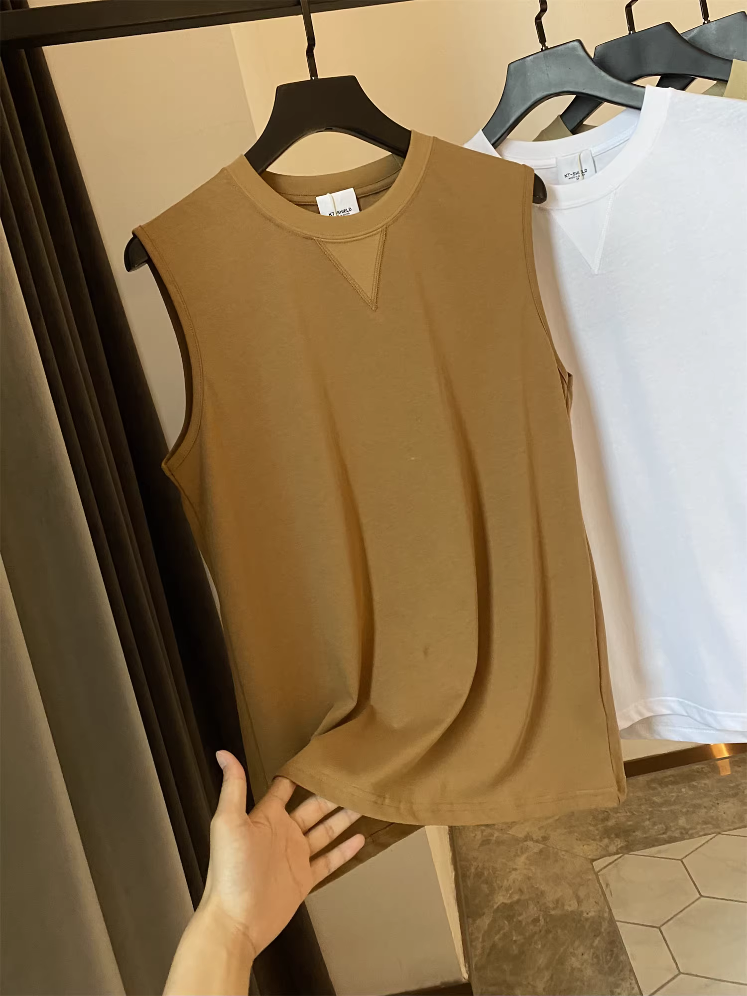 Don Quixote, mang thêm một vài cái nữa! Chất liệu cotton chải kỹ! Áo vest nam mùa hè không tay, thời trang.