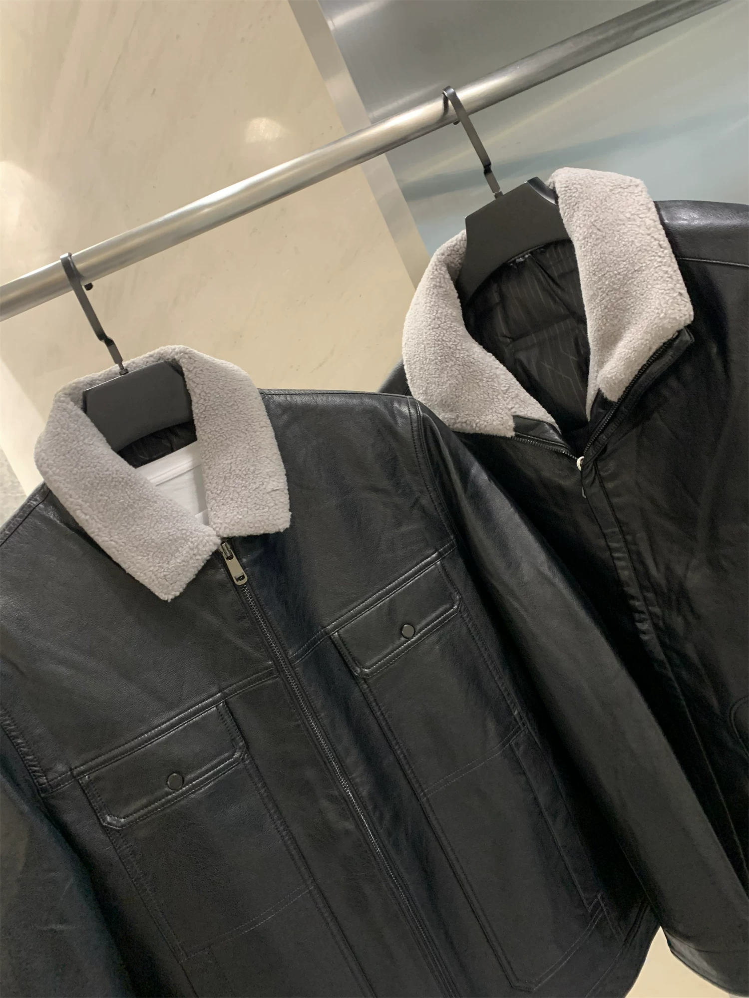 Don Quixote đang giảm giá! Áo khoác mùa đông kiểu doanh nhân thường ngày, ấm áp và thoải mái, lót lông cừu giả da dành cho nam.