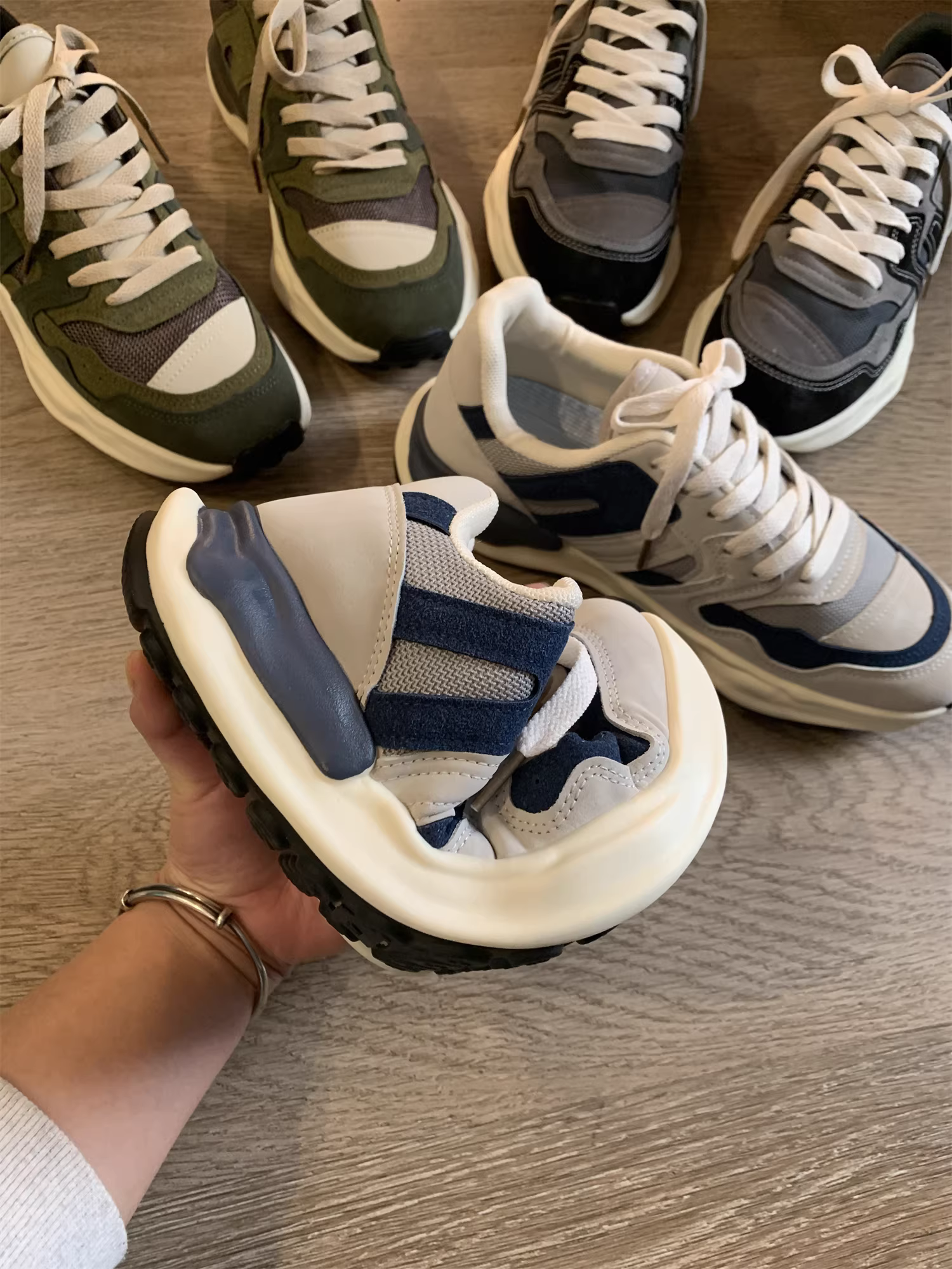 Don Quixote phá vỡ khuôn mẫu giày thể thao! Siêu thoải mái! Giày thể thao nam buộc dây thời trang mùa thu hợp thời trang.