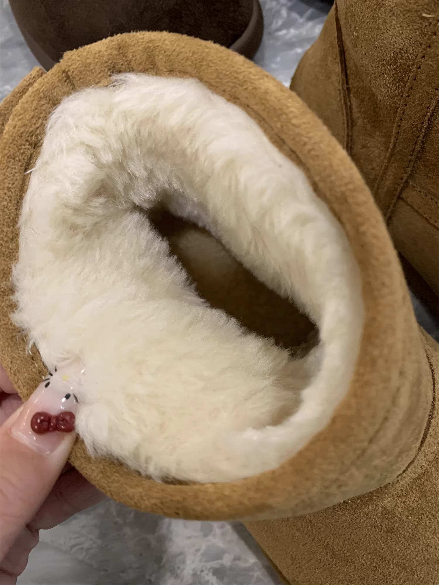 Giày lười Don Quixote Big Head! Mặt trên bằng da lộn lông dài, dày và ấm áp, giày cotton đế dày unisex, hợp thời trang.