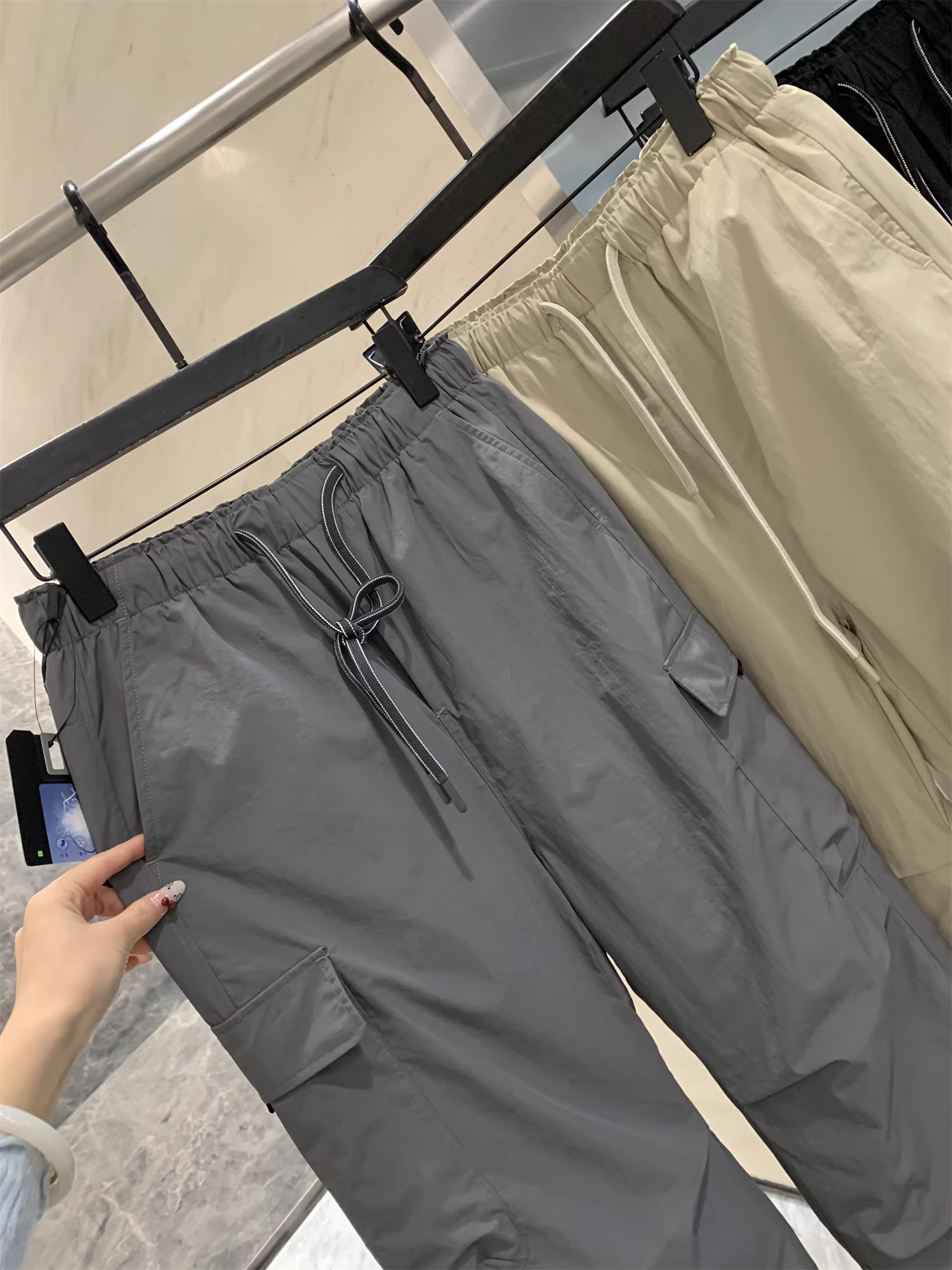 Don Quixote may đo với độ dày 90% lông vũ vịt! Quần ống đứng giữ ấm, chống gió, chống thấm nước, chống lạnh dành cho nam.