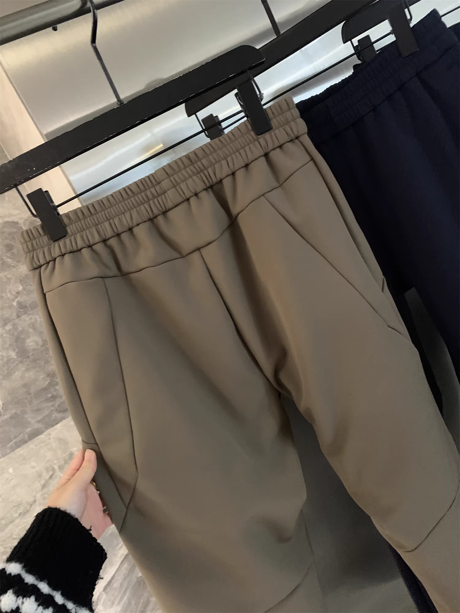 Đồ dùng ngoài trời Don Quixote! Quần nam mùa thu đông, chống gió, lót lông cừu, ấm áp, kiểu dáng ba chiều, hơi co giãn, phong cách thường ngày.