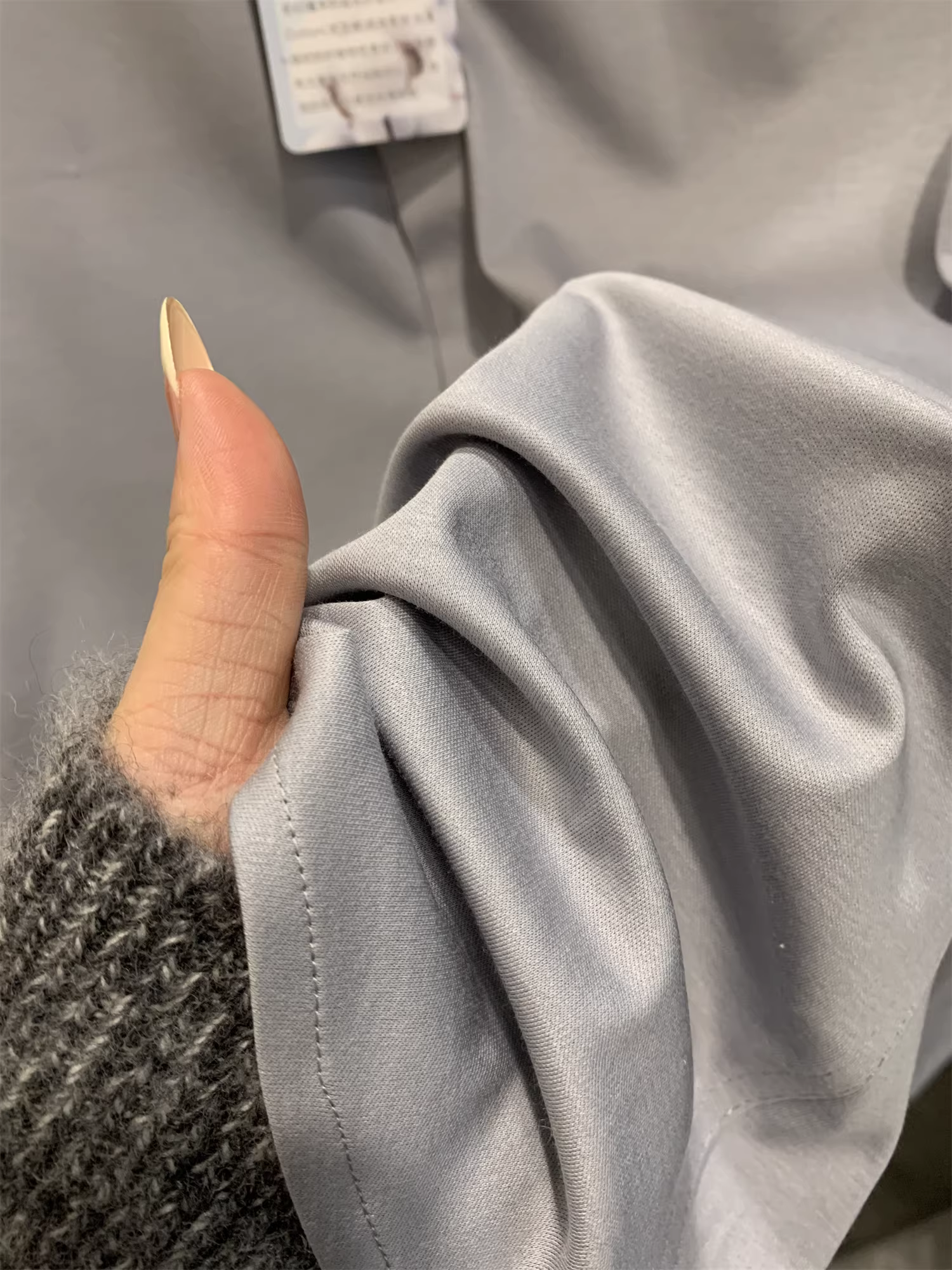 Don Quixote Offline 6300! Su Wenmian + Modal! Áo sơ mi dài tay đa năng màu xám cổ điển dành cho nam giới.