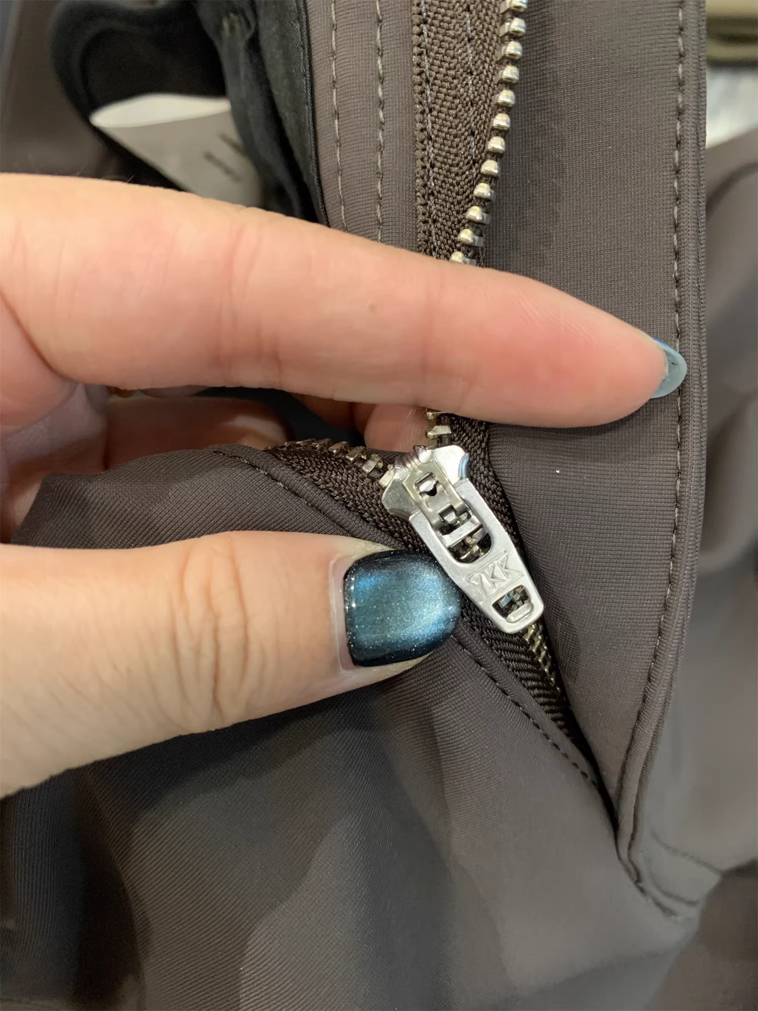 Công nghệ đen bốn lớp chống thấm Don Quixote! Quần âu lịch sự, chống nhăn, co giãn cao, thoáng khí, dáng thẳng.