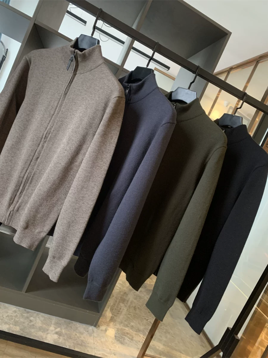 Don Quixote có phong cách! Mềm mại và thân thiện với làn da! Áo len cardigan nam đa năng có khóa kéo.