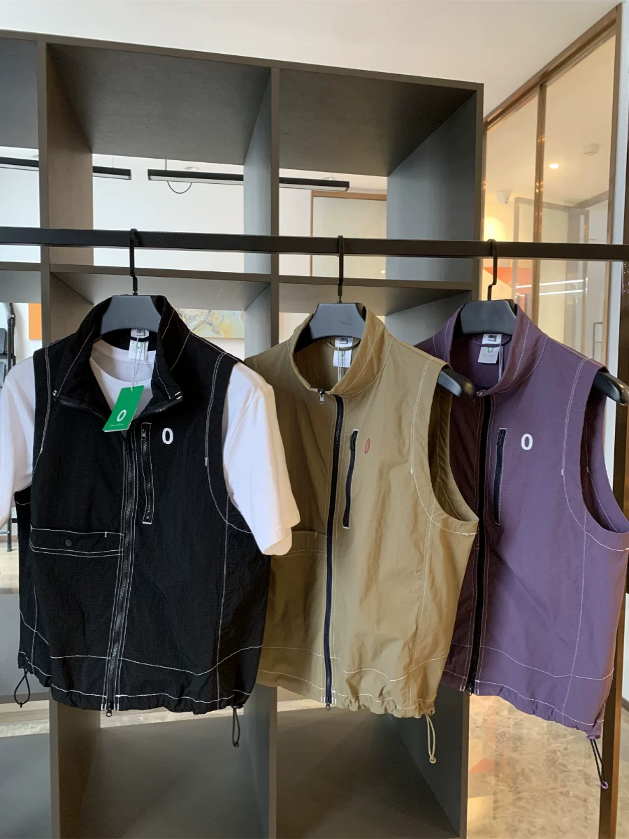 Đơn đặt hàng của công ty Don Quixote ODM! Áo ghi lê nam mùa hè, nhẹ, bền, không thấm nước, thoáng khí, kiểu cổ đứng.