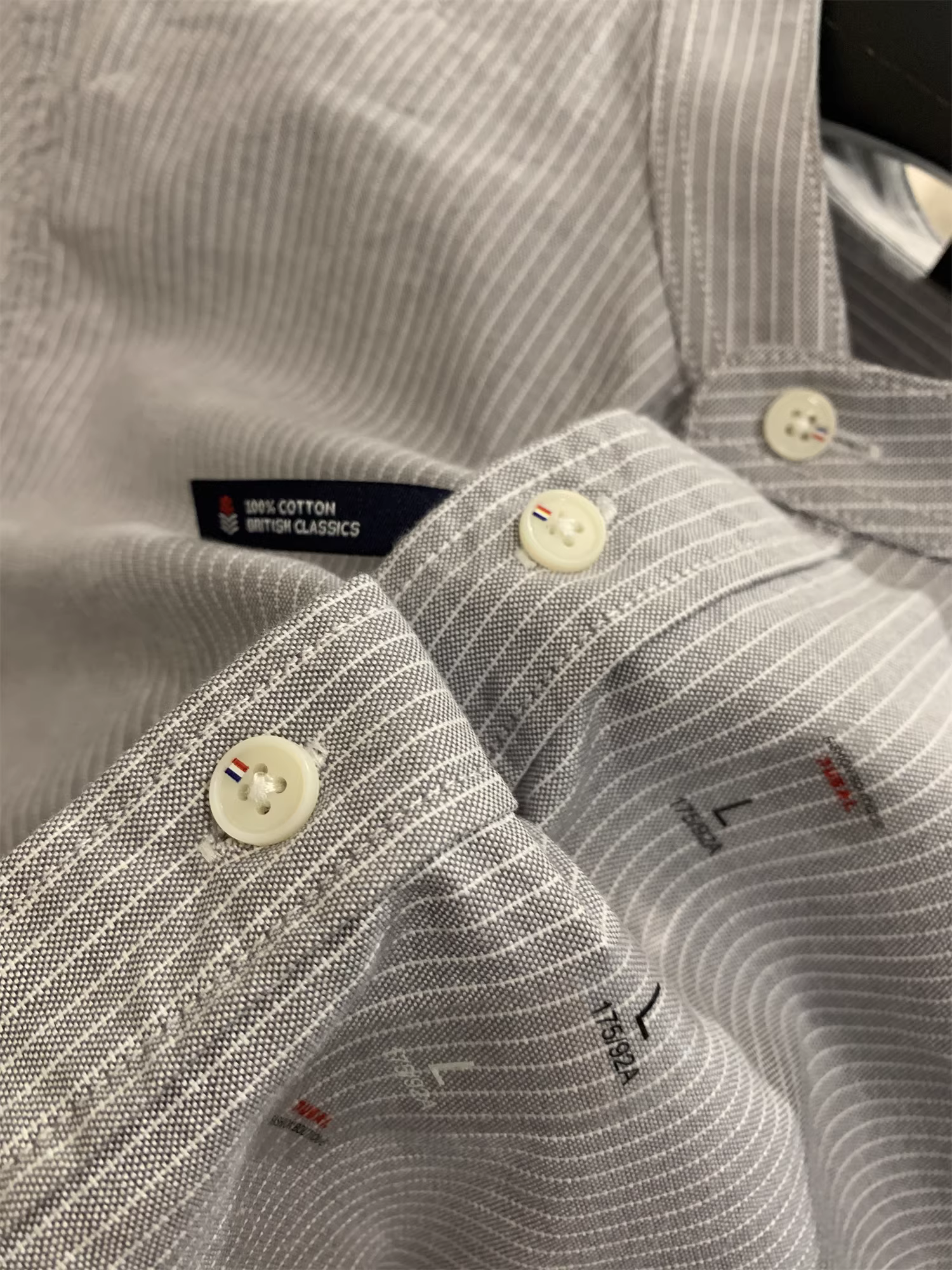 Don Quixote Phong cách quý ông cổ điển Nhật Bản! 100% cotton! Áo sơ mi dài tay sọc giản dị mang tính nghệ thuật.