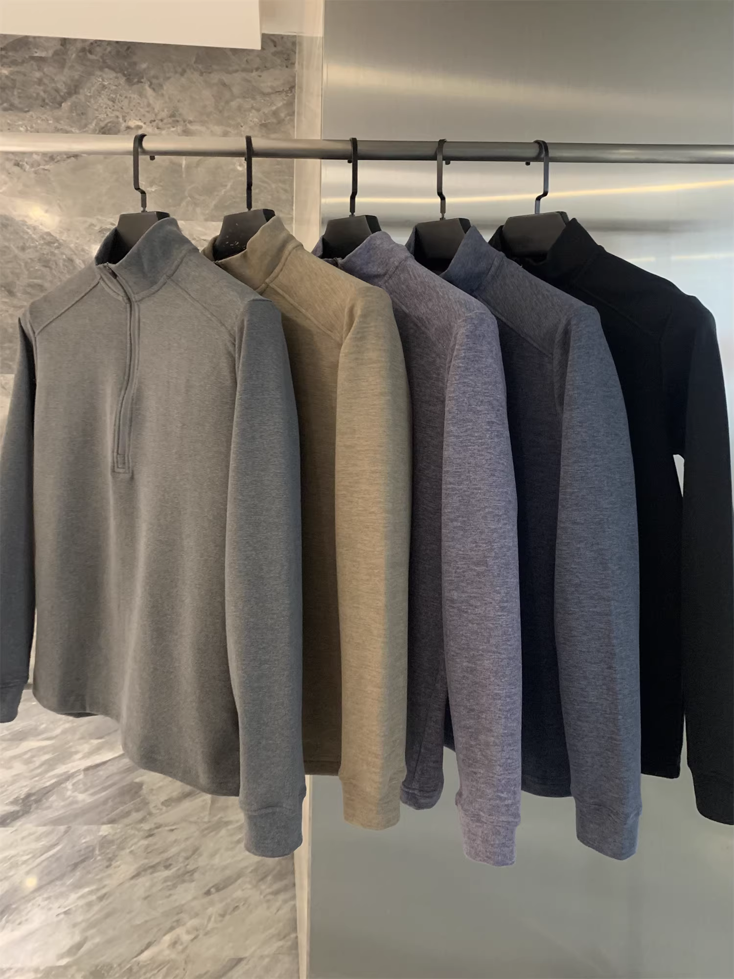 Dòng sản phẩm Don Quixote! Chất liệu nano-fleece mềm mại và thoải mái! Áo len nam nửa khóa kéo mùa thu.