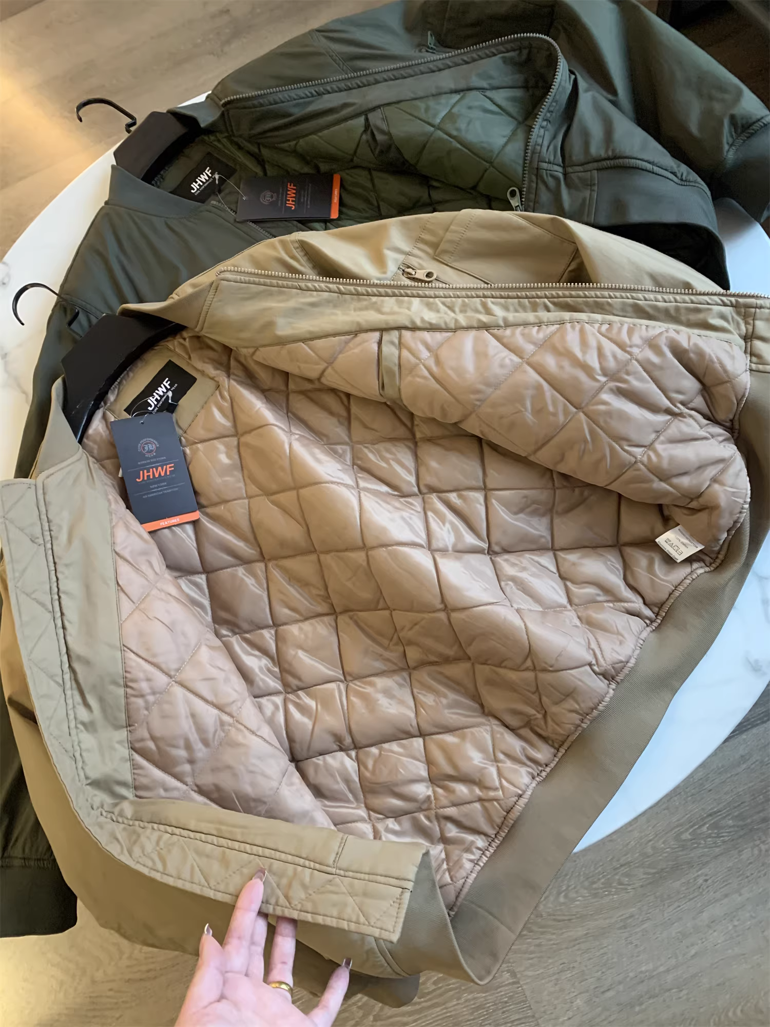 Áo khoác nam Don Quixote kiểu Mỹ! Áo khoác mùa đông nam màu trơn, dáng rộng, đa năng, có lớp lót bông.