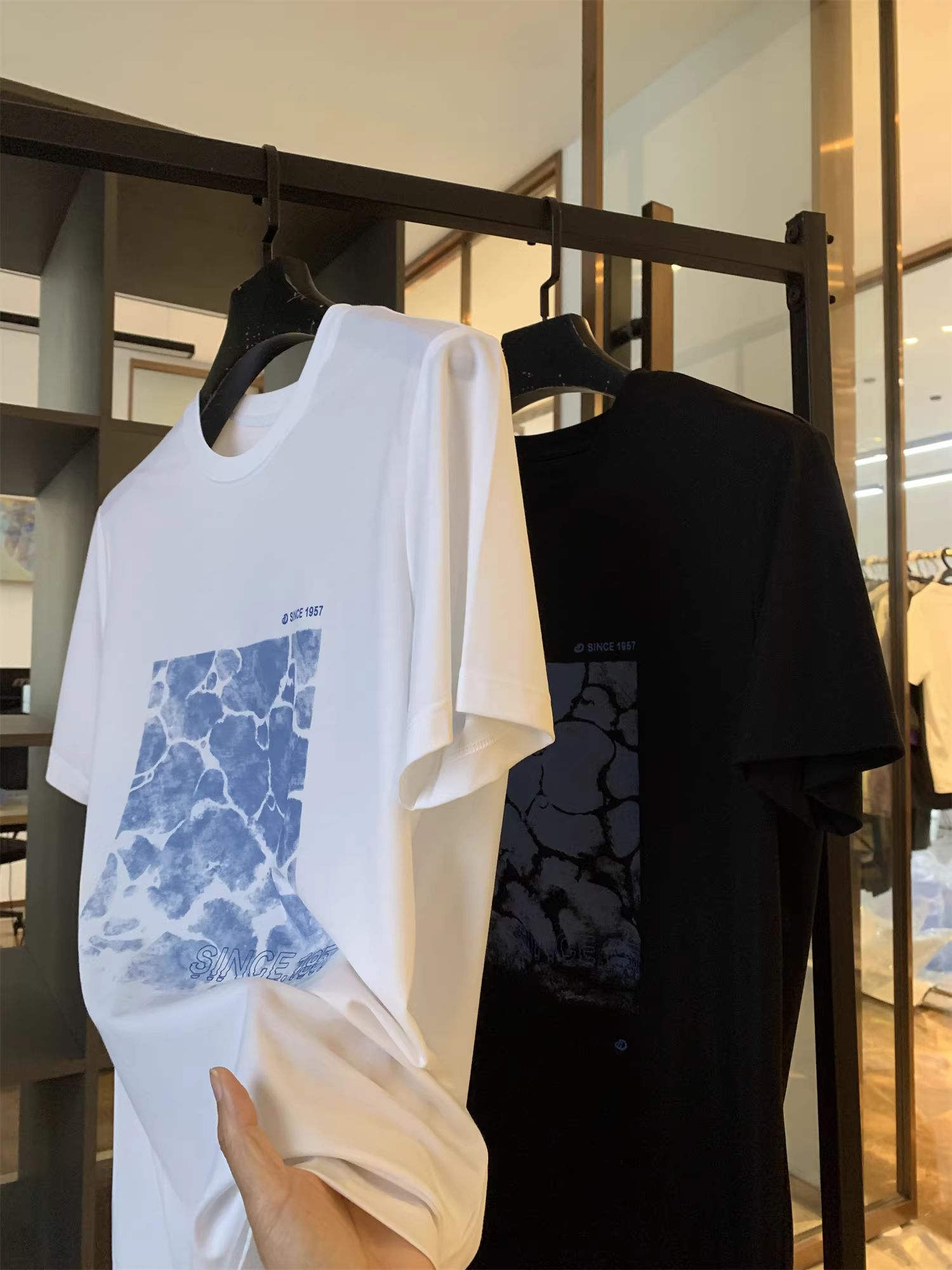 Giảm giá Don Quixote! Mềm mại và bay bổng! Áo thun ngắn tay in hình cổ tròn thoáng khí thân thiện với làn da mùa hè dành cho nam