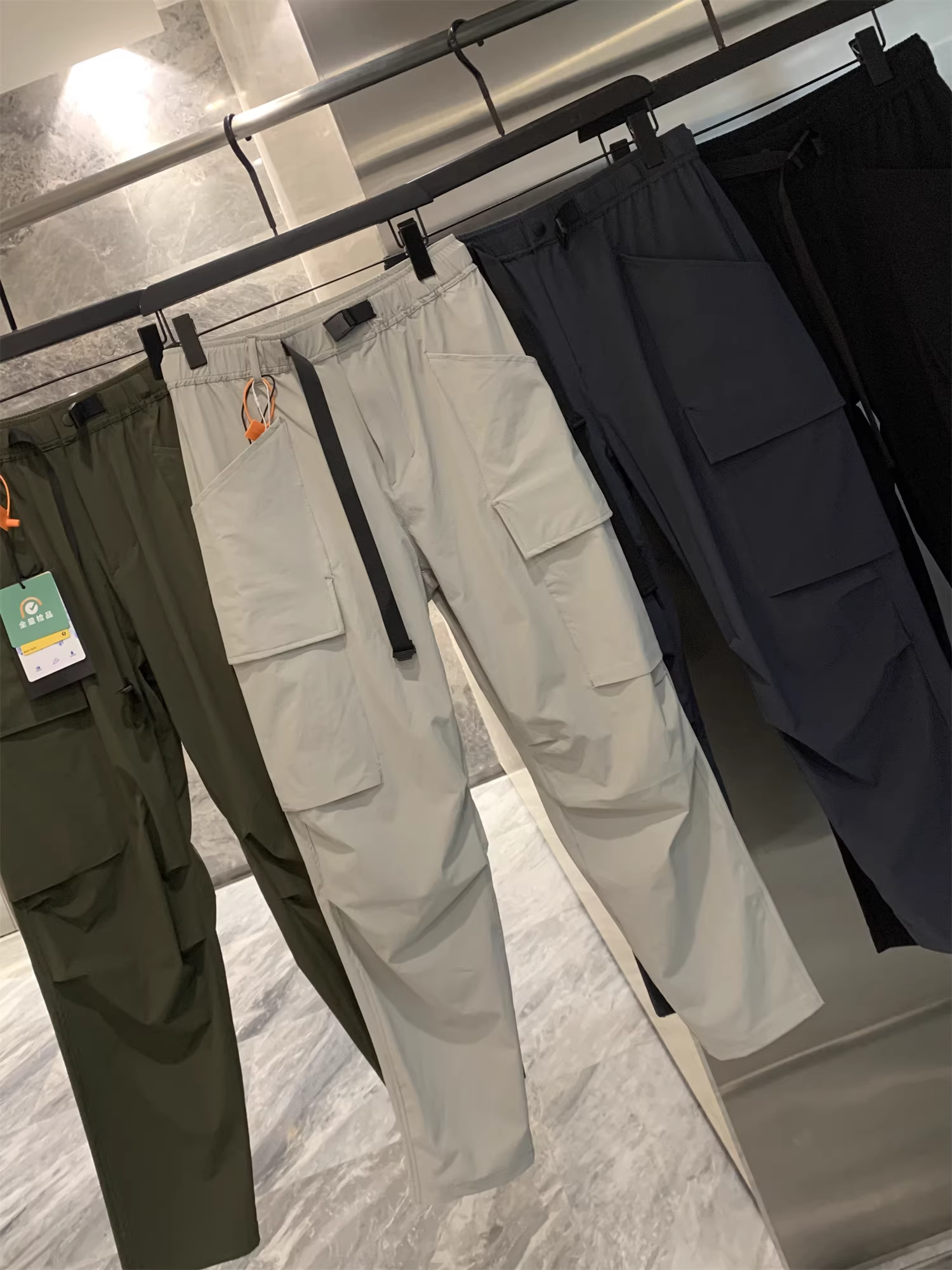 Quần Don Quixote! Nhiều túi! Quần cargo đa năng, kiểu dáng rộng rãi, thoải mái, thích hợp cho hoạt động ngoài trời, unisex.