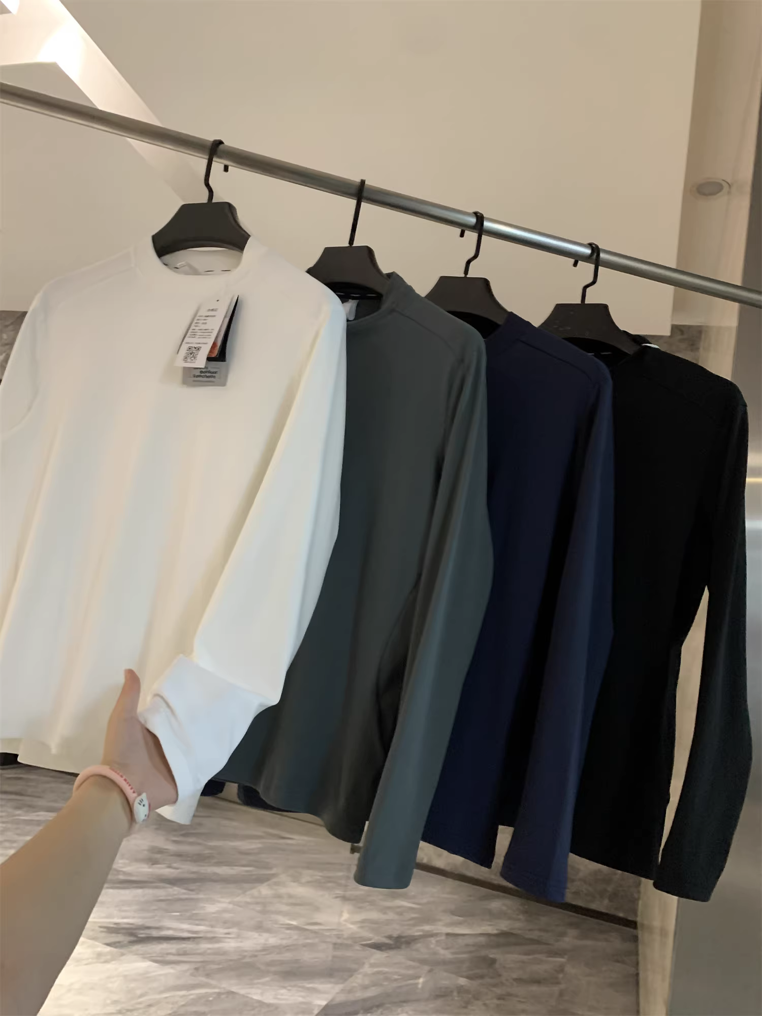 Áo thun nam cổ tròn chất liệu nỉ dày dặn Don Quixote! Mềm mại và thân thiện với làn da! Áo thun nam mùa thu màu trơn co giãn.