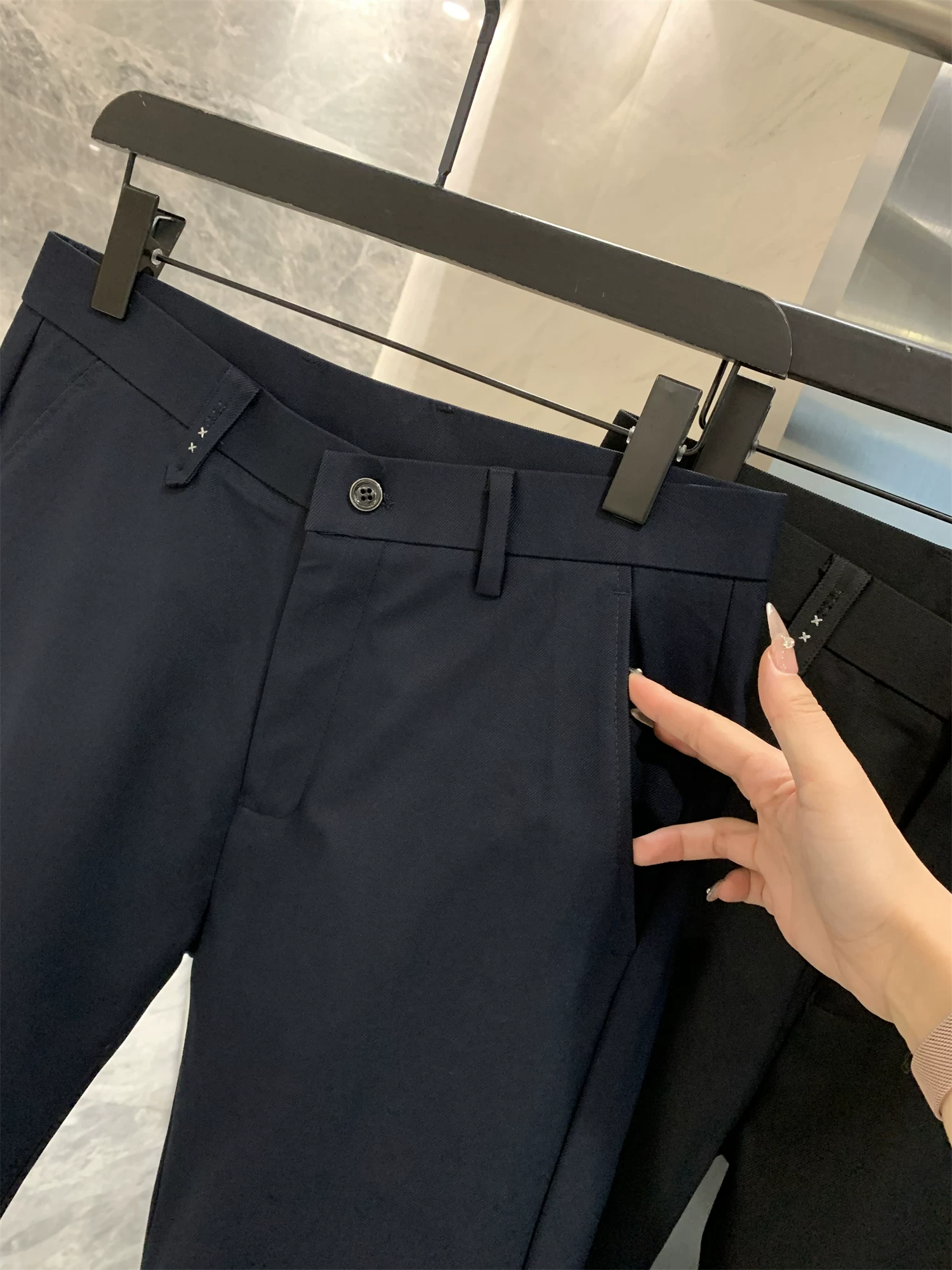 Đơn đặt hàng của công ty Don Quixote ODM! Quần vải mềm mại! Quần âu nam ống đứng chất liệu co giãn cao, thoáng khí, thích hợp cho mùa xuân và mùa thu.