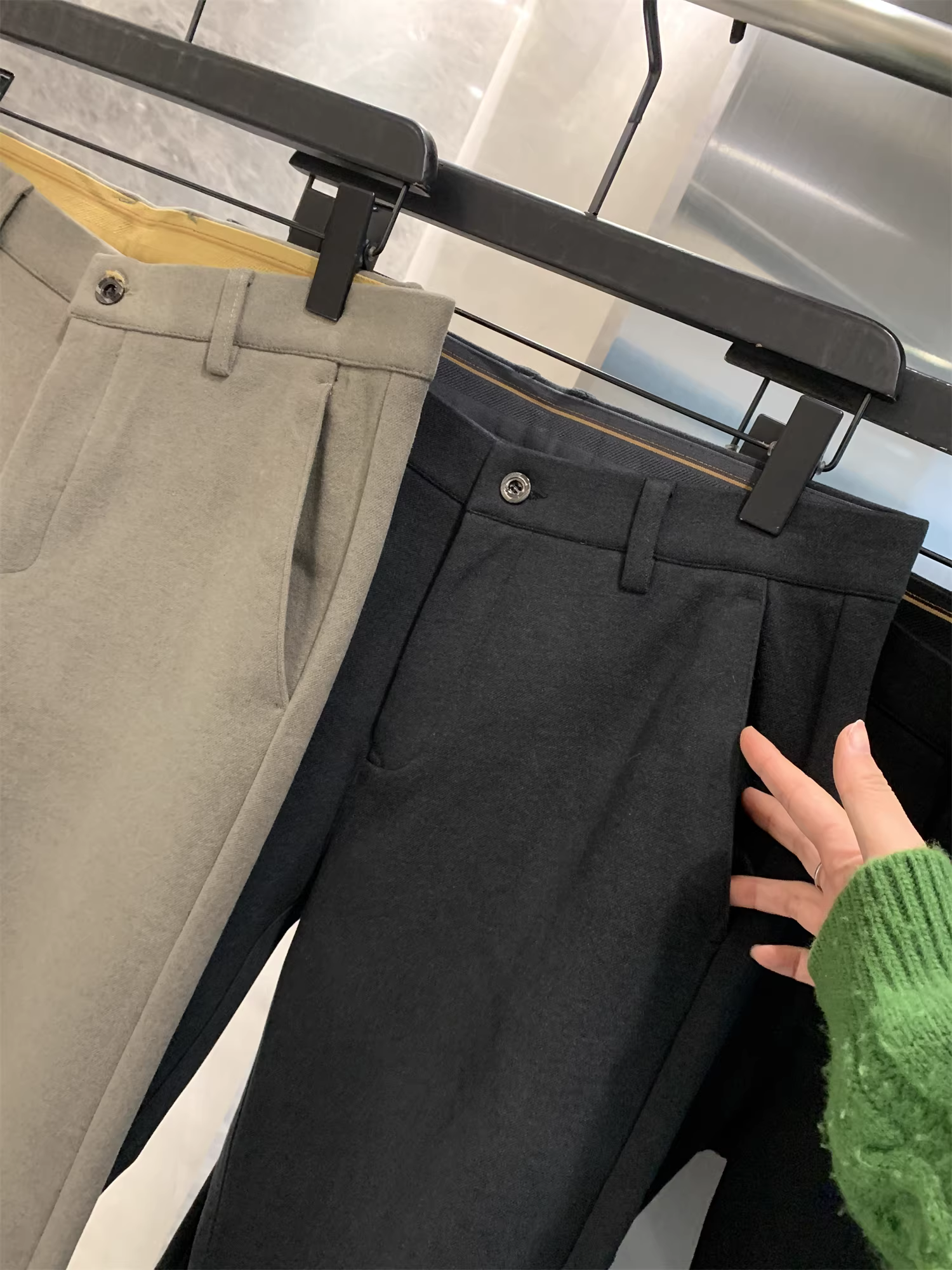 Don Quixote đặt hàng 2300 ở Úc! Len cừu + chất liệu lyocell pha trộn! Quần âu nam chất liệu nhung mềm mại, phong cách lịch sự nhưng thoải mái.