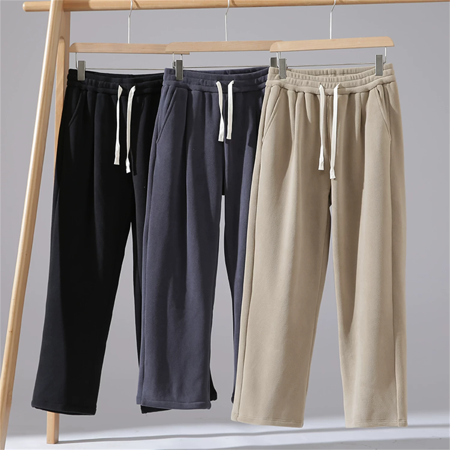 Quần nỉ Don Quixote 650G! Dày dặn cho mùa thu đông, quần ống đứng dáng rộng, chất liệu ấm áp, màu trơn, lưng thun co giãn dành cho nam.