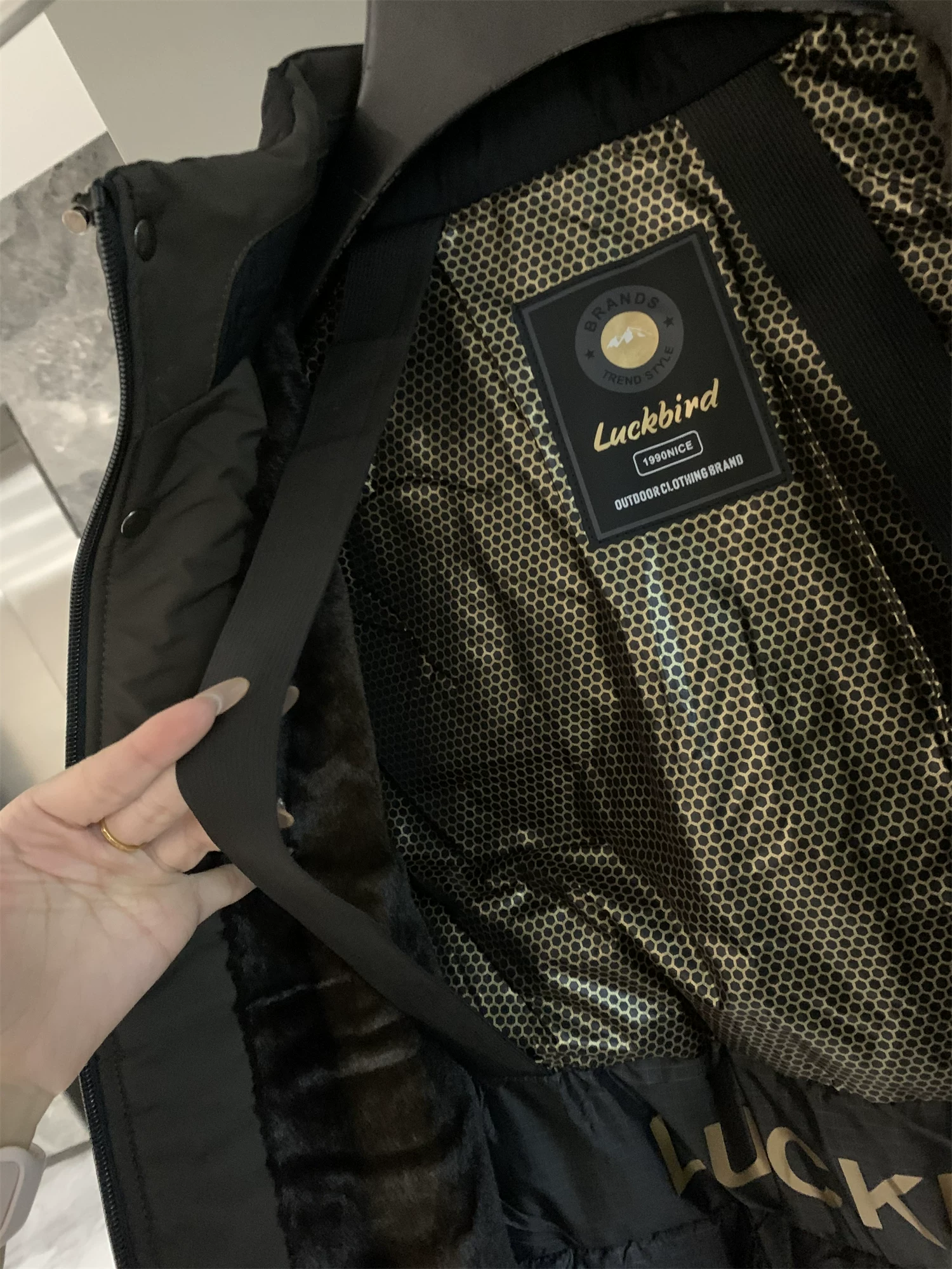 Công nghệ Don Quixote tự sưởi ấm! Áo khoác cotton có mũ trùm đầu thời trang giản dị dày dặn và ấm áp dành cho nam giới.