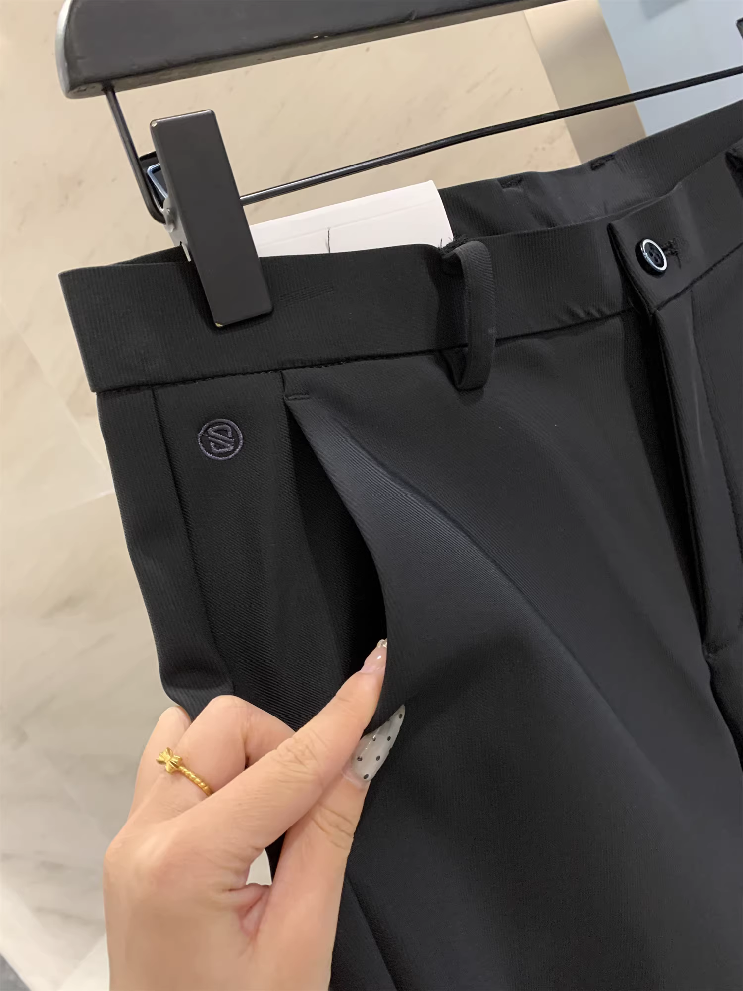 Don Quixote Ollie Nhung ấm áp! Dòng sản phẩm dành cho doanh nhân thành thị! Xu hướng quần âu ống đứng lót lông cừu dành cho nam mùa thu đông.