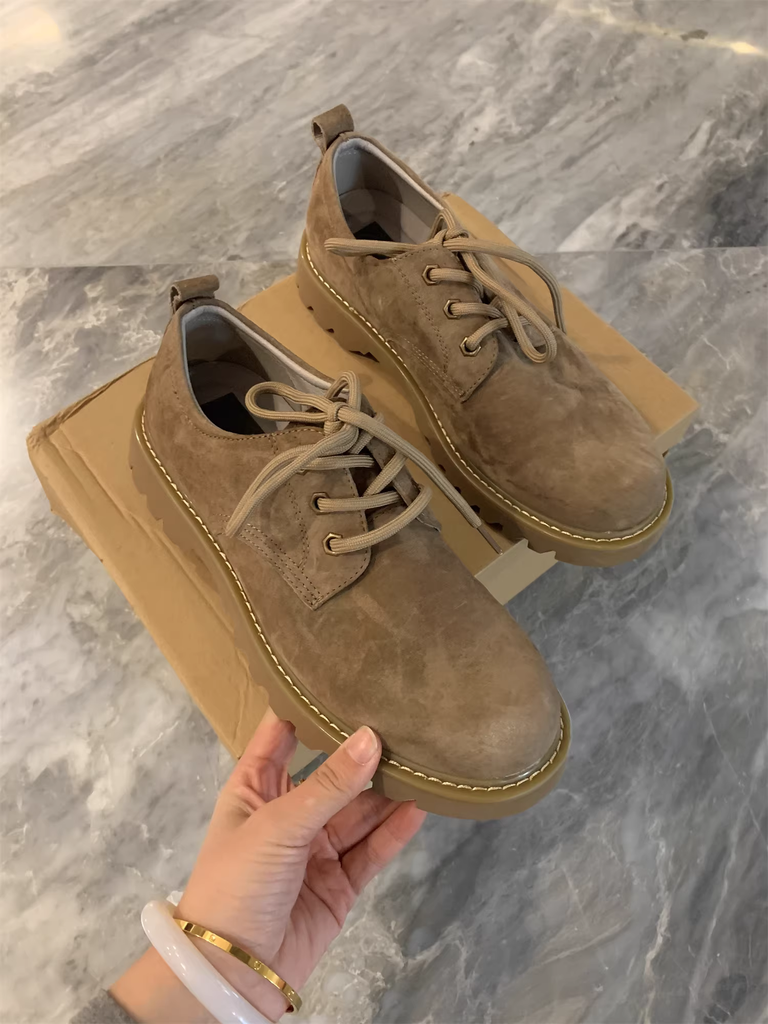 Giảm giá đặc biệt Don Quixote! Da lộn! Da thật, đế mềm, mũi tròn, buộc dây, giày da nam thời trang.