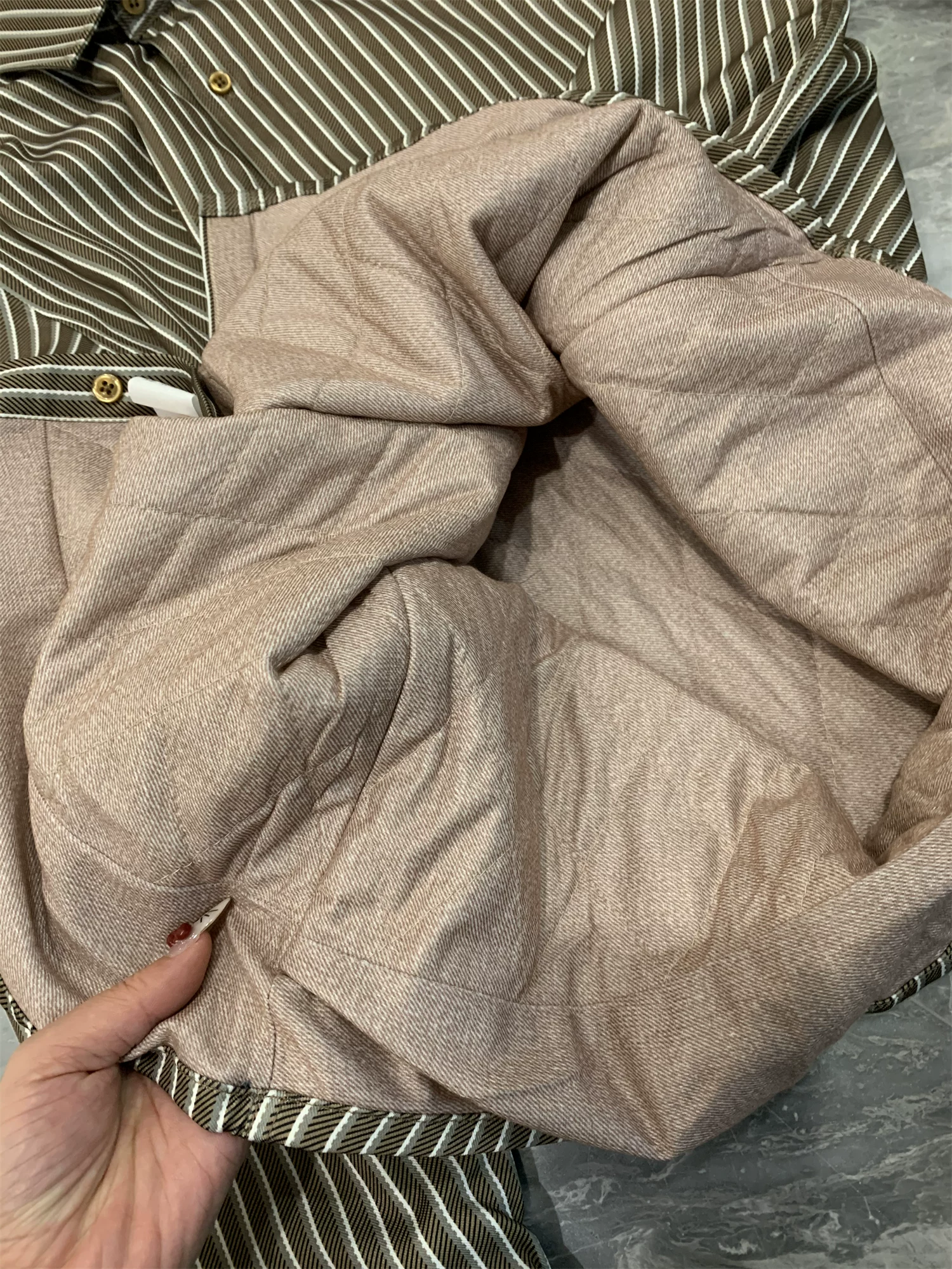 Đơn đặt hàng của công ty Don Quixote ODM! Áo sơ mi nam dài tay dày dặn, ấm áp, kẻ sọc dọc, chất liệu len cừu.