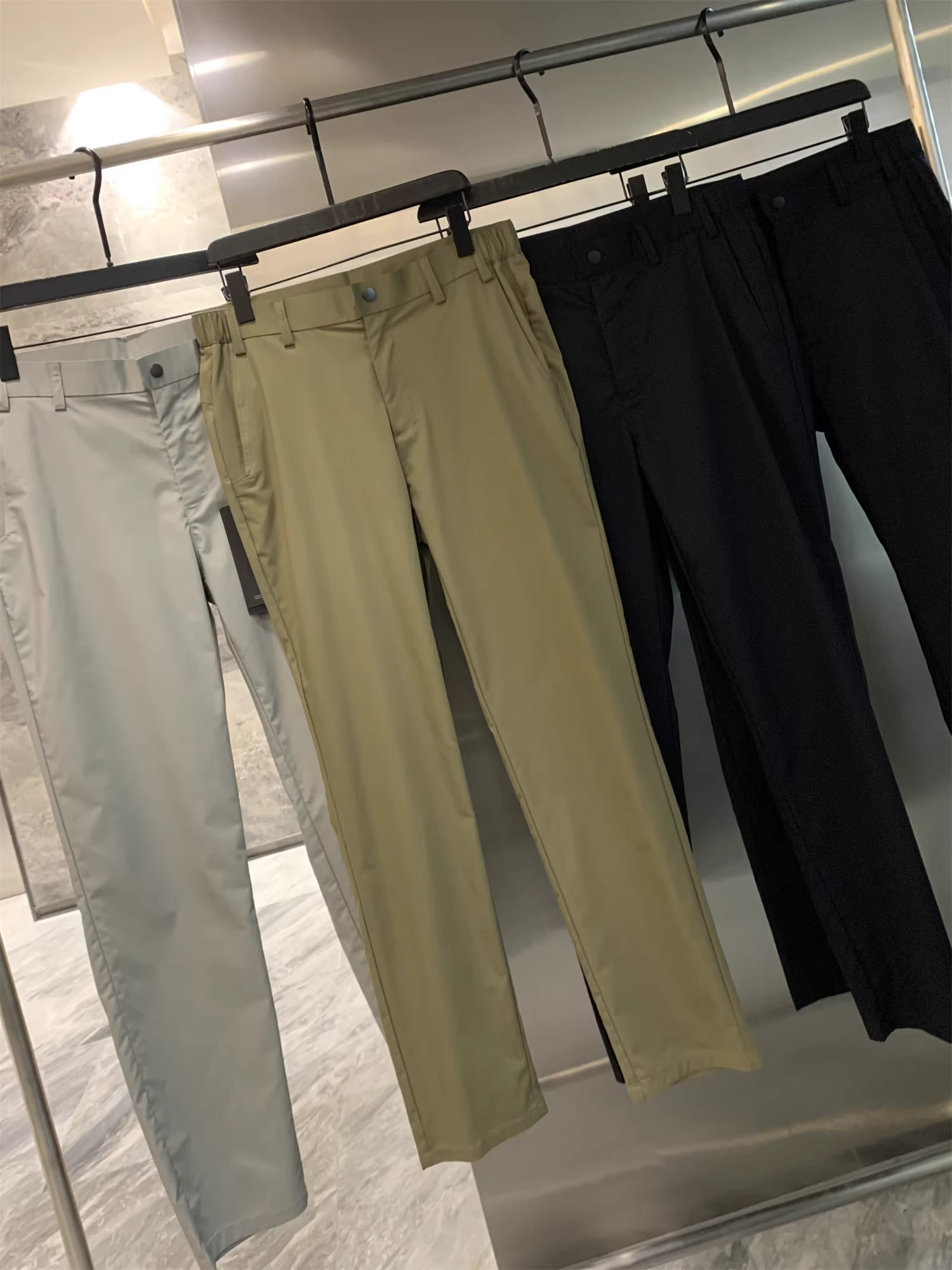 Quần âu nam chất liệu pha sợi tre Don Quixote! Mềm mại như lụa, thoáng khí, dáng thẳng, mặc thoải mái mùa hè.