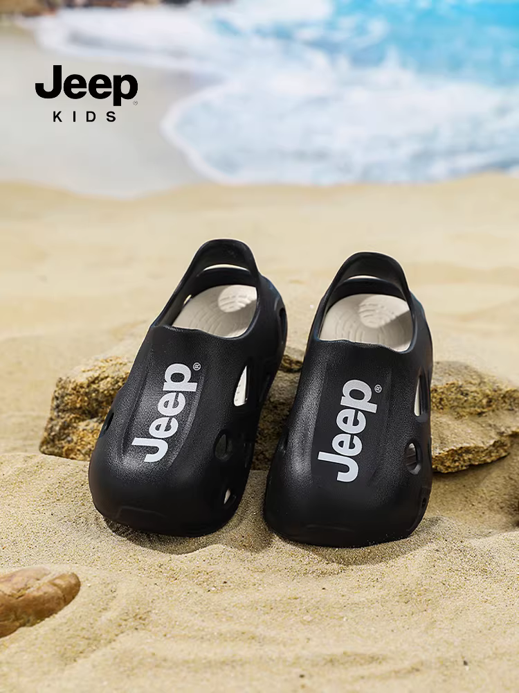 Giày clog cho bé trai, dép kín mũi, màu đen, giày trẻ em mới mùa hè 2025, giày nước cho bé trai, giày đi biển